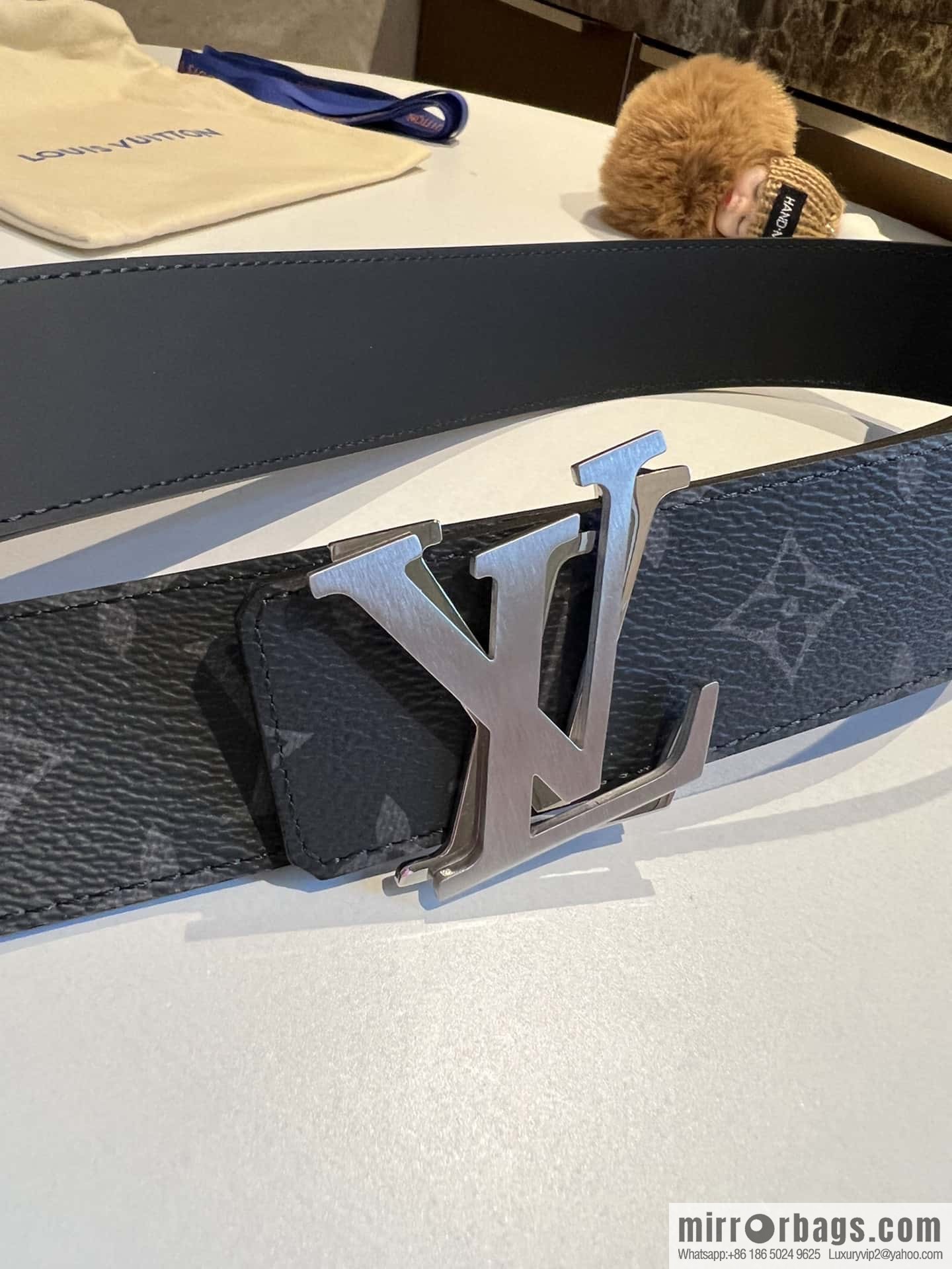 LV Shake 40 mm Double Sided Belt