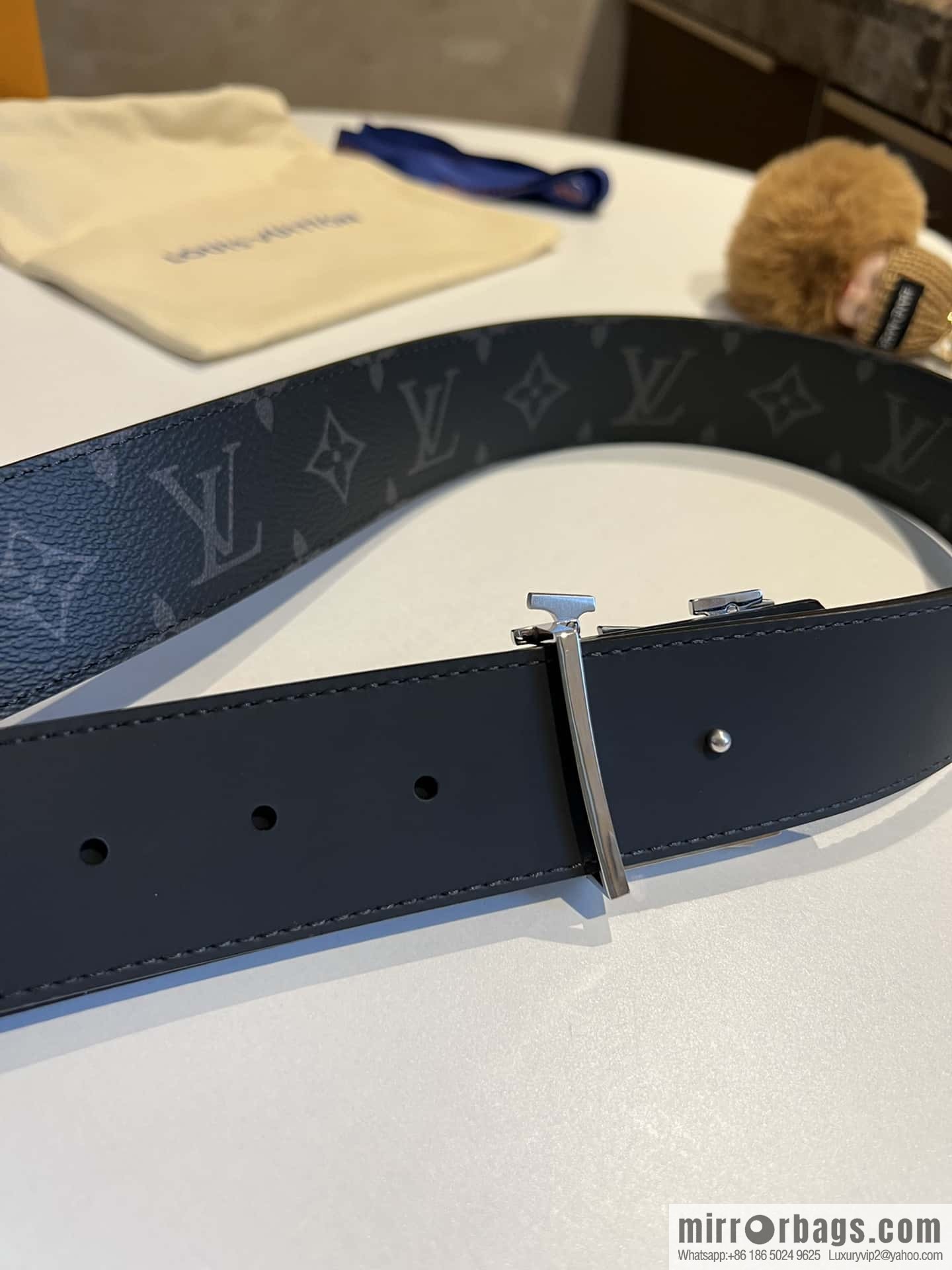 LV Shake 40 mm Double Sided Belt