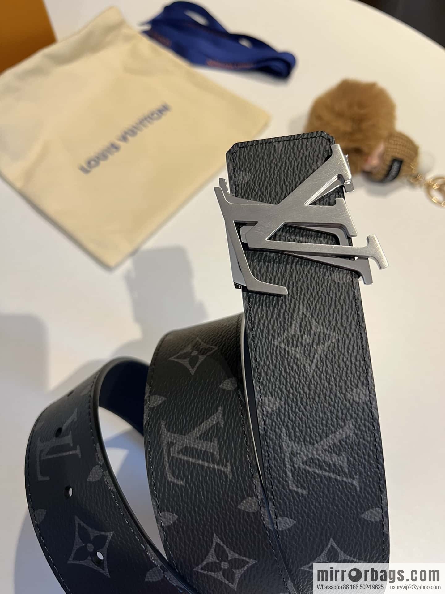 LV Shake 40 mm Double Sided Belt