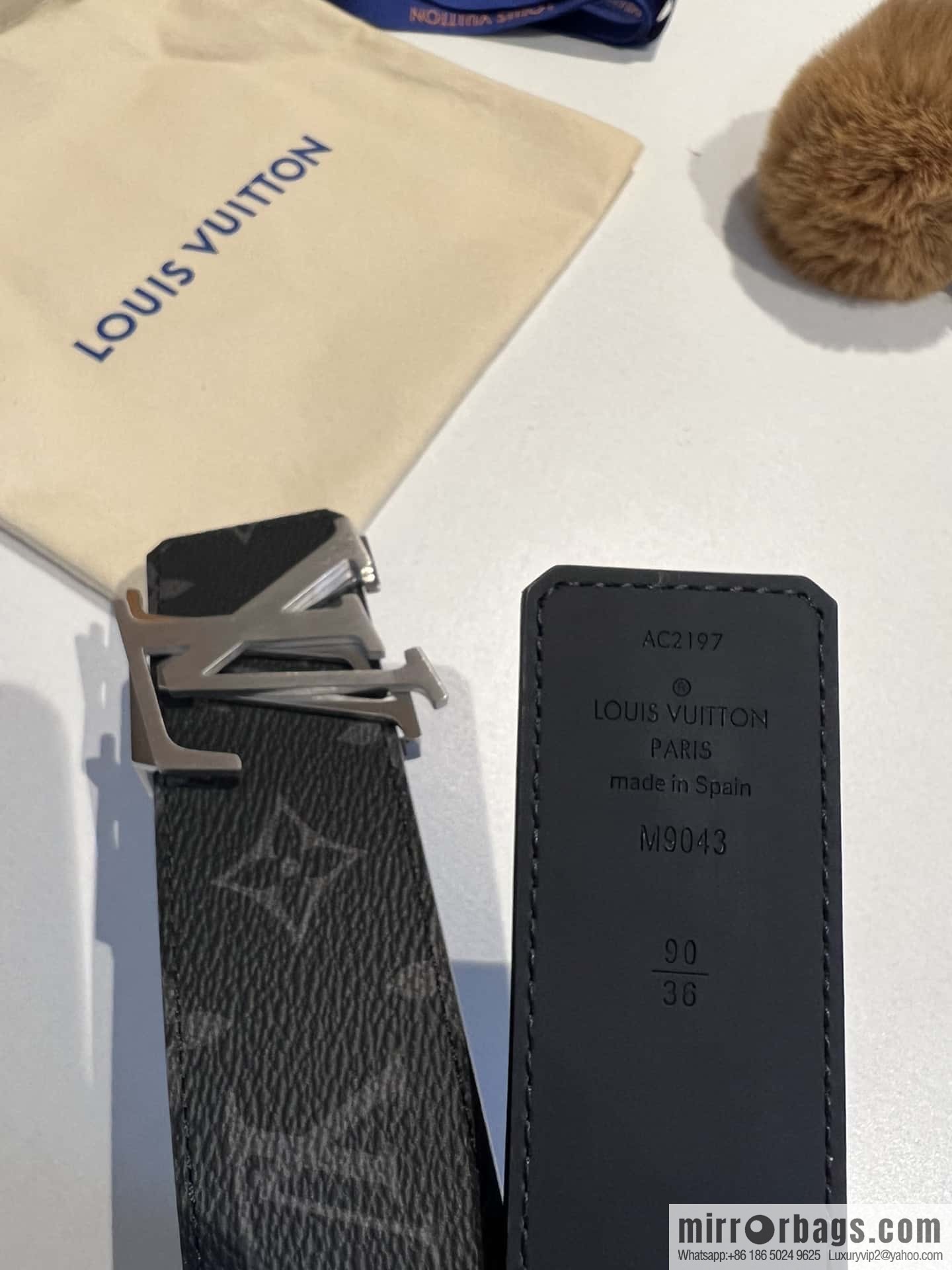LV Shake 40 mm Double Sided Belt
