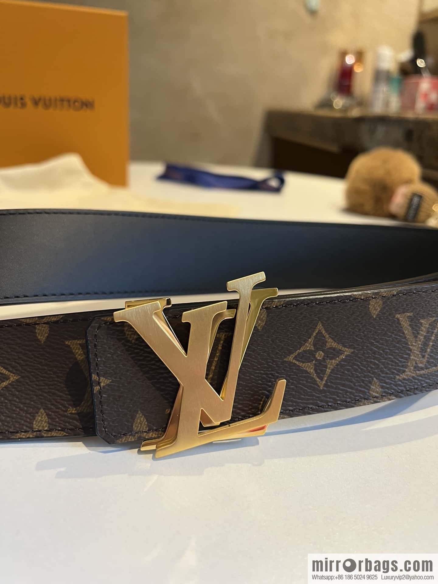 LV Shake 40 mm Double Sided Belt
