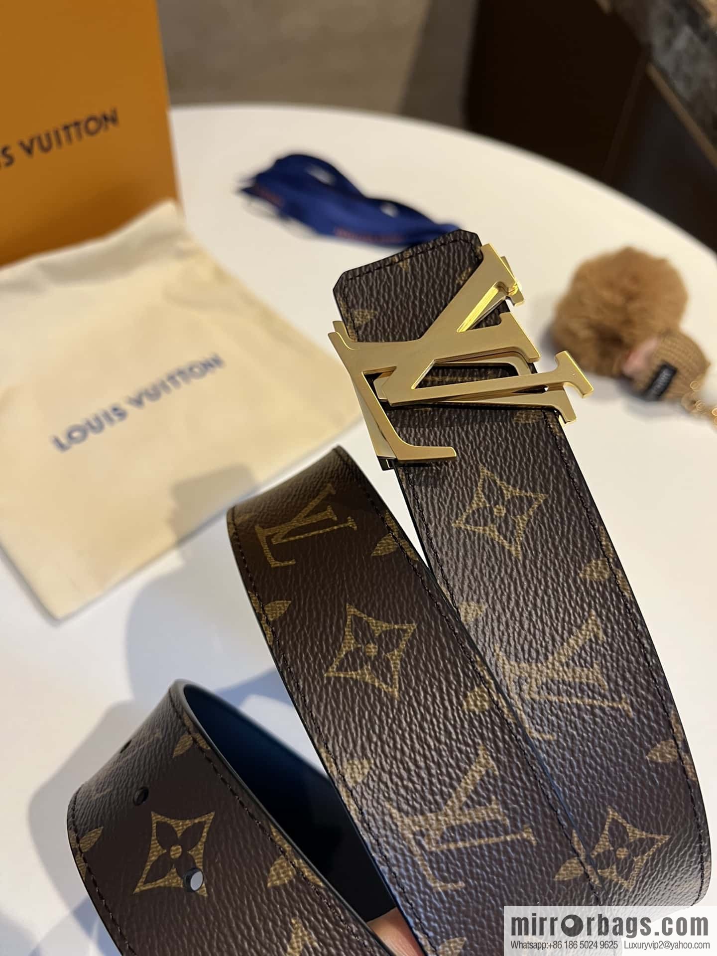 LV Shake 40 mm Double Sided Belt