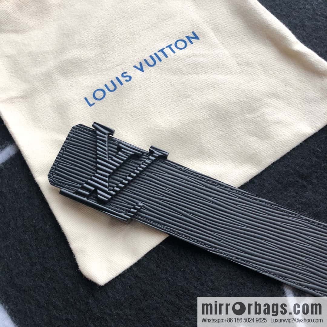 LV Initiales. 40mm water ripple belt M9229