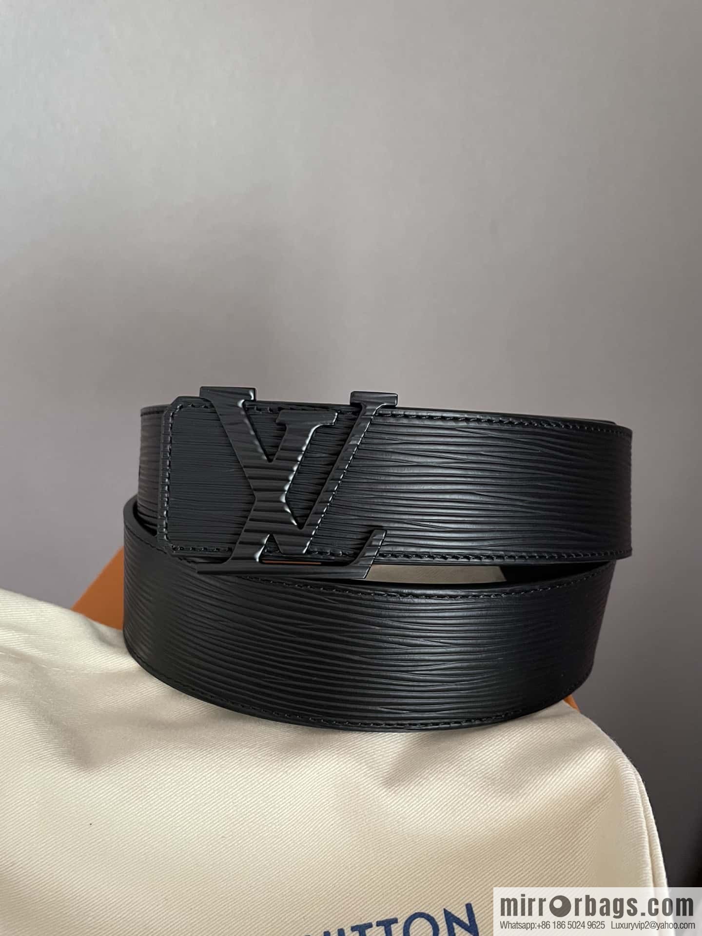 LV Initiales. 40mm Black Water Ripple Belt M9229