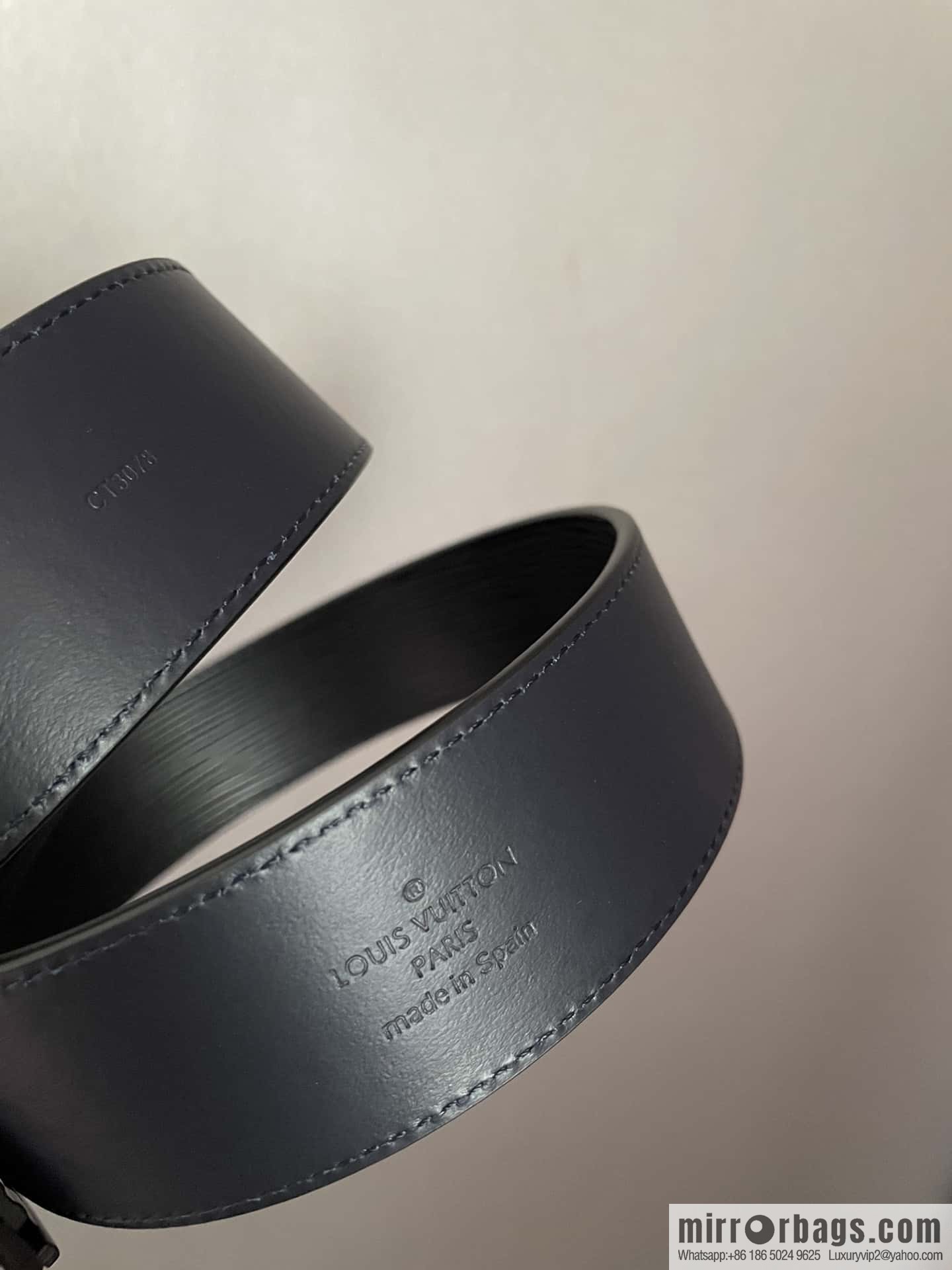 LV Initiales. 40mm Black Water Ripple Belt M9229