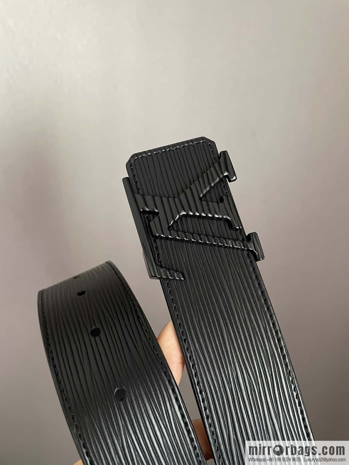 LV Initiales. 40mm Black Water Ripple Belt M9229
