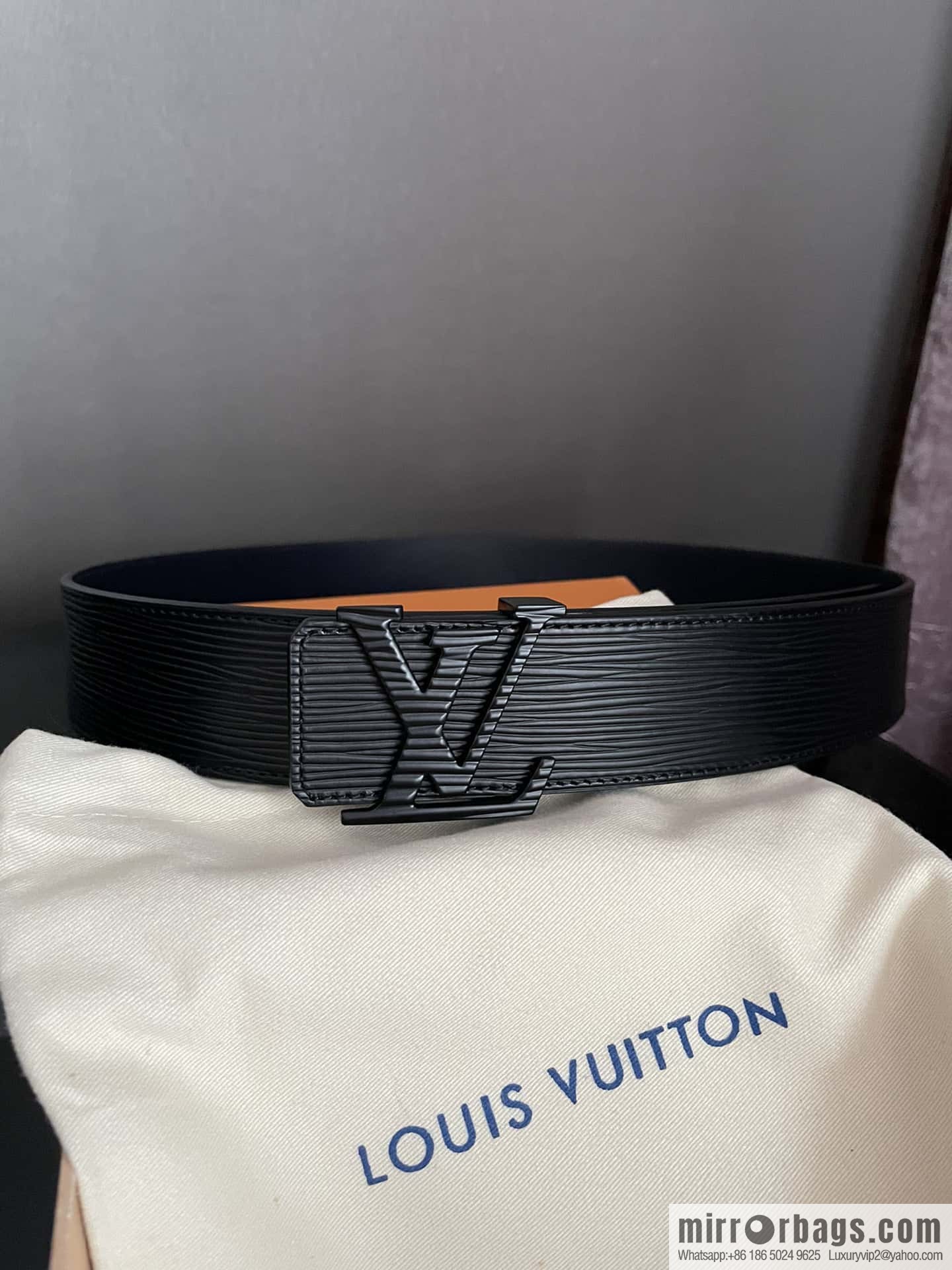 LV Initiales. 40mm Black Water Ripple Belt M9229