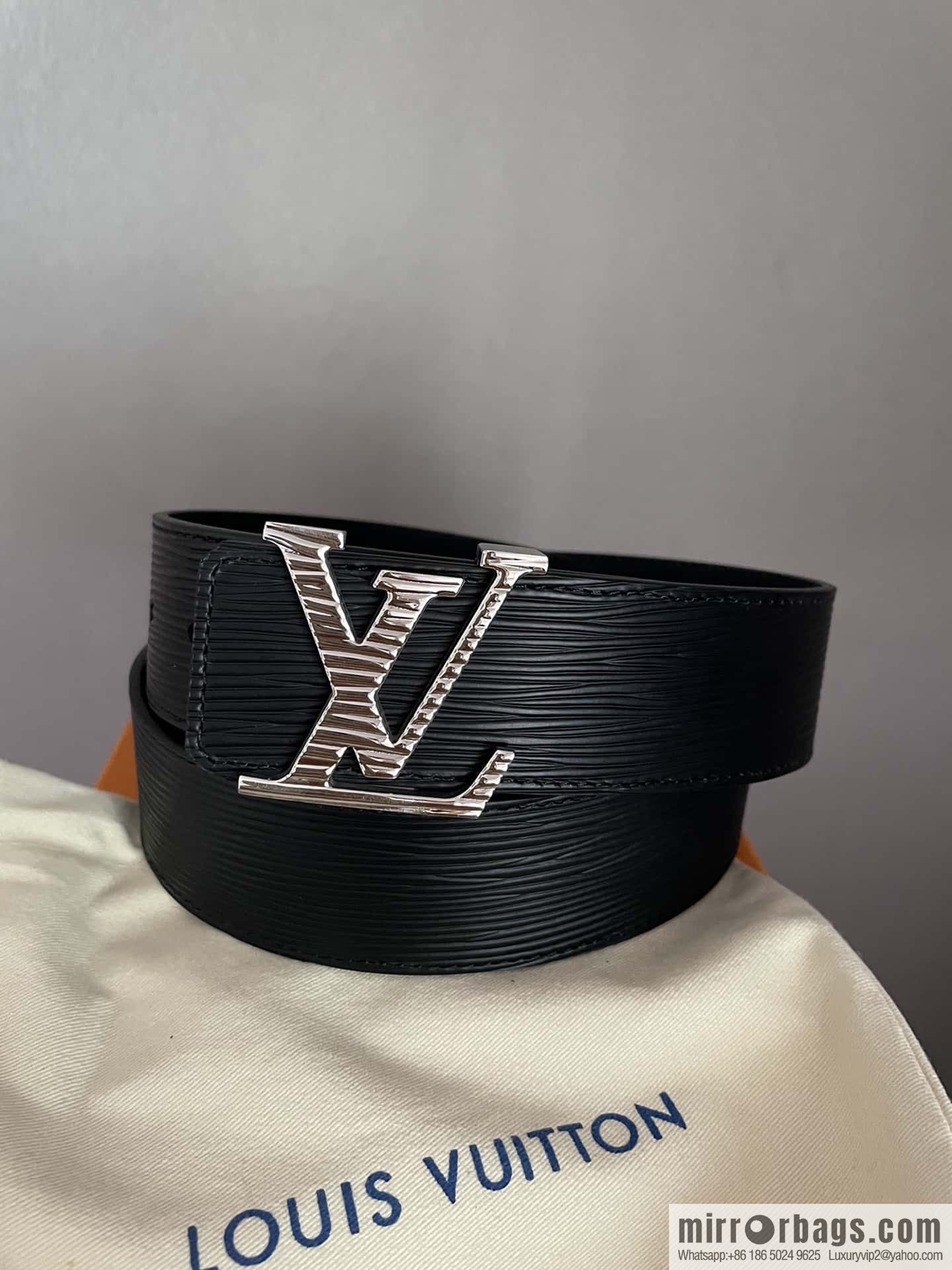 LV Initiales. 40mm Black Water Ripple Belt M9229