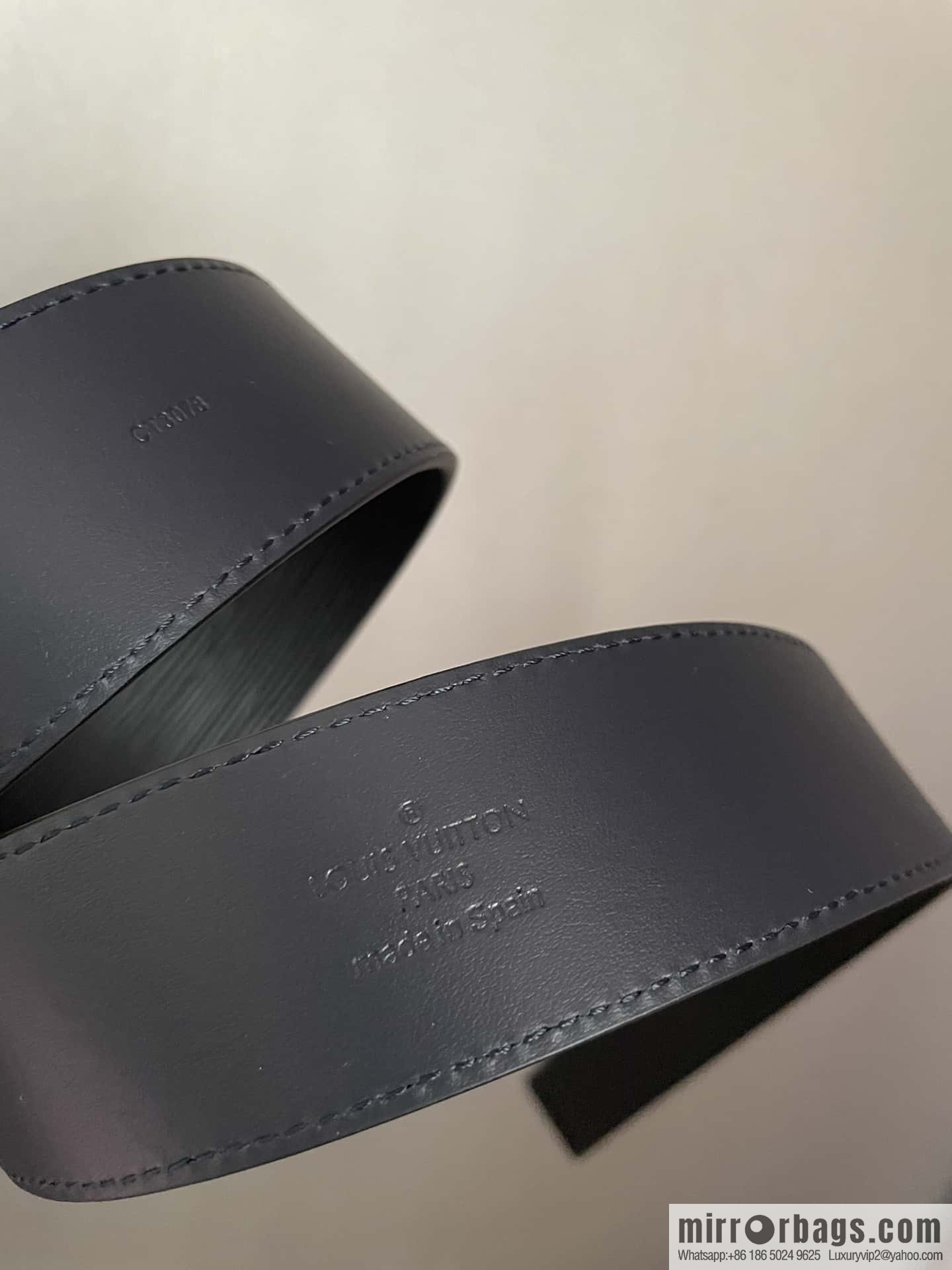 LV Initiales. 40mm Black Water Ripple Belt M9229
