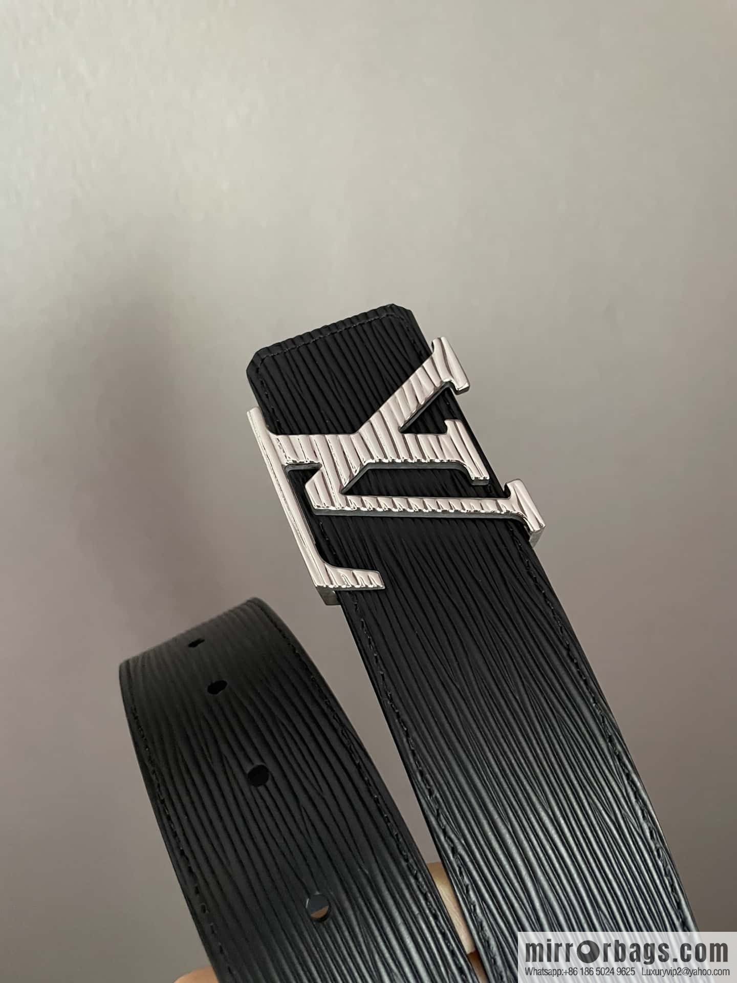 LV Initiales. 40mm Black Water Ripple Belt M9229