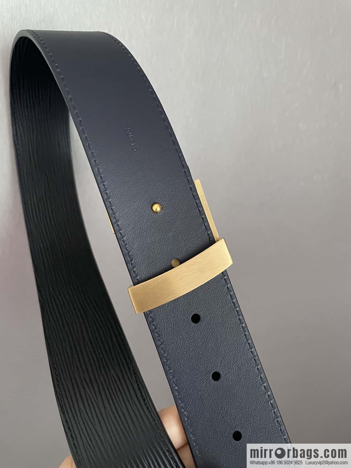 LV Initiales. 40mm Black Water Ripple Belt M9229