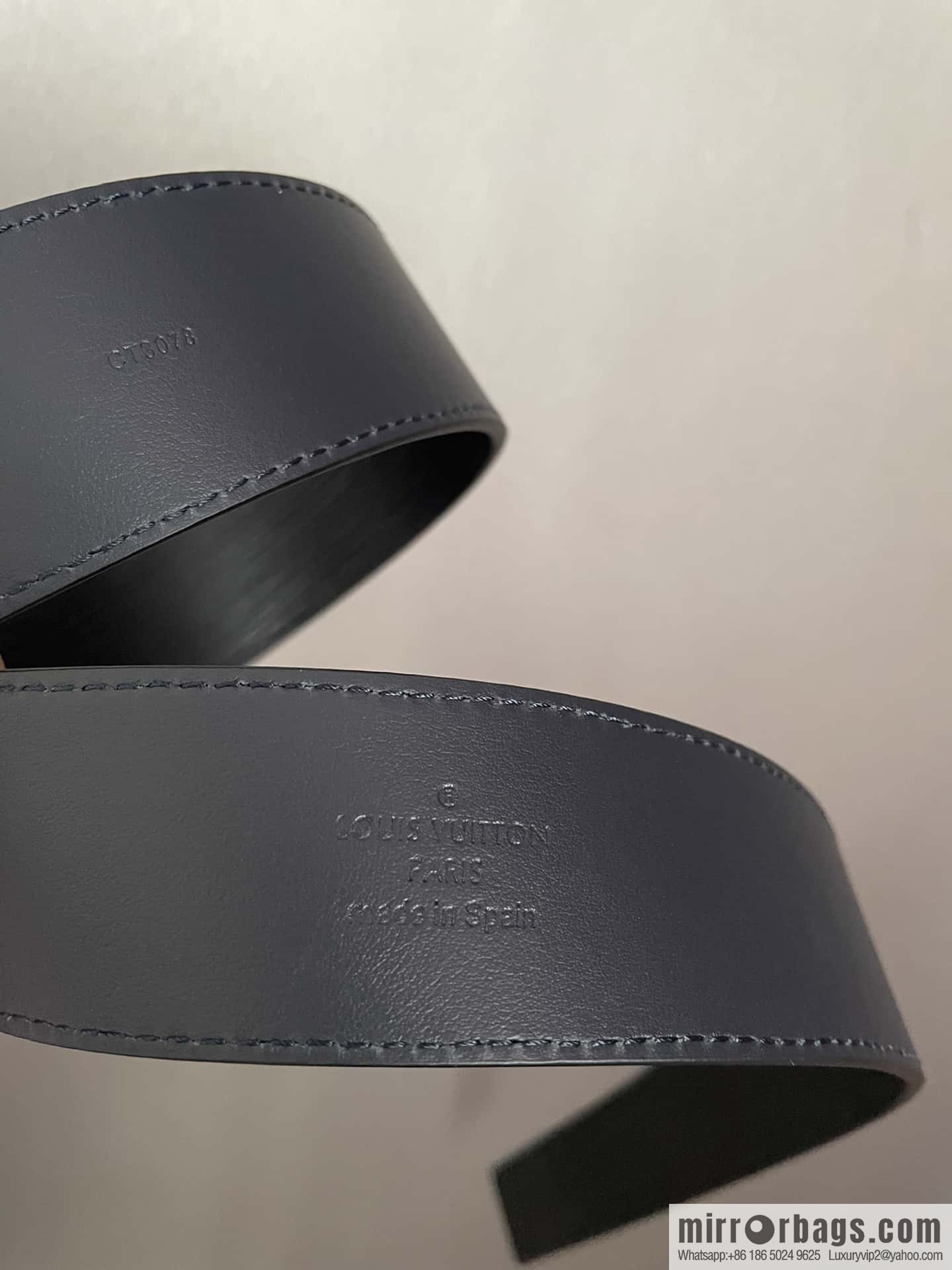LV Initiales. 40mm Black Water Ripple Belt M9229