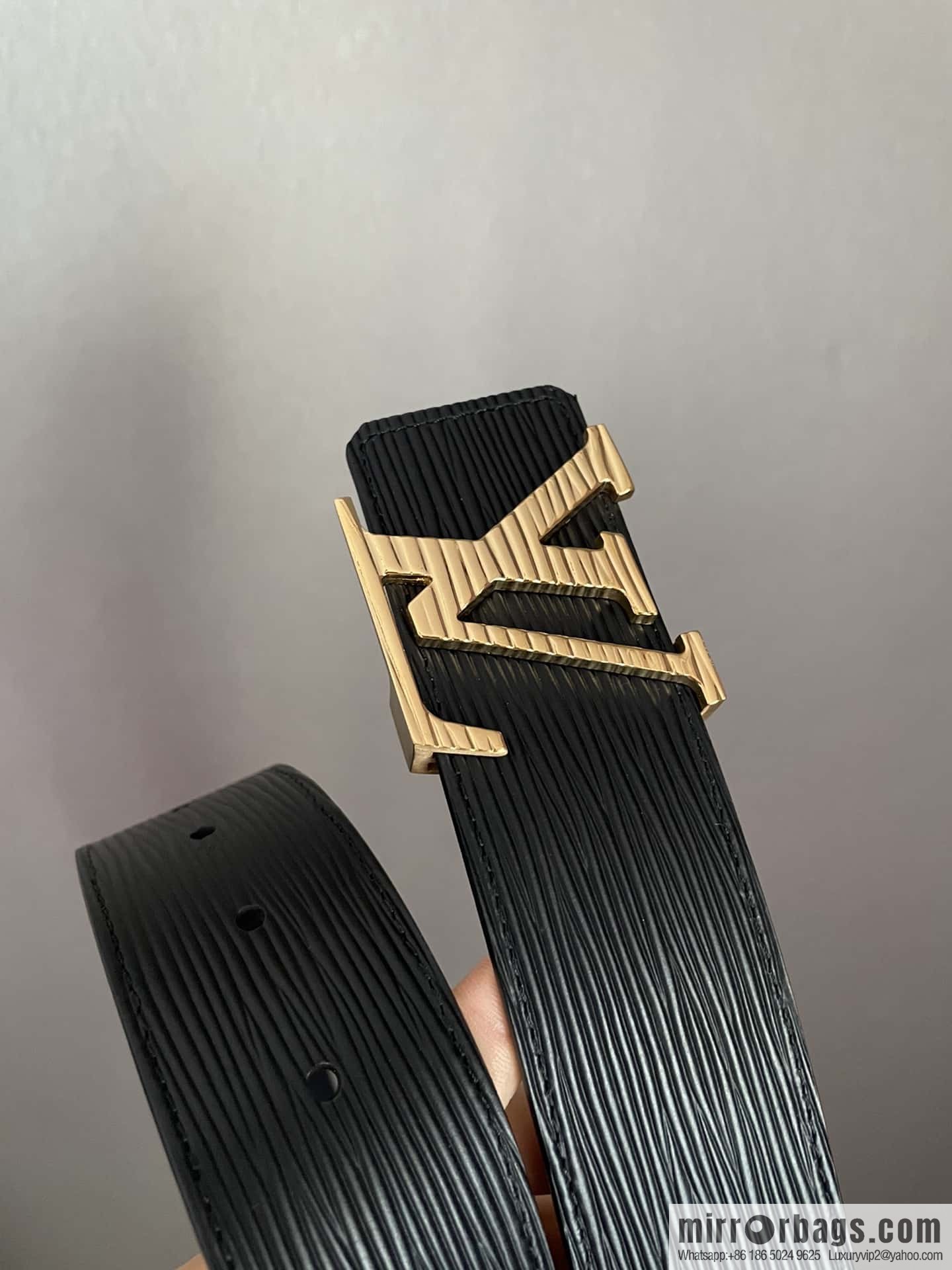 LV Initiales. 40mm Black Water Ripple Belt M9229