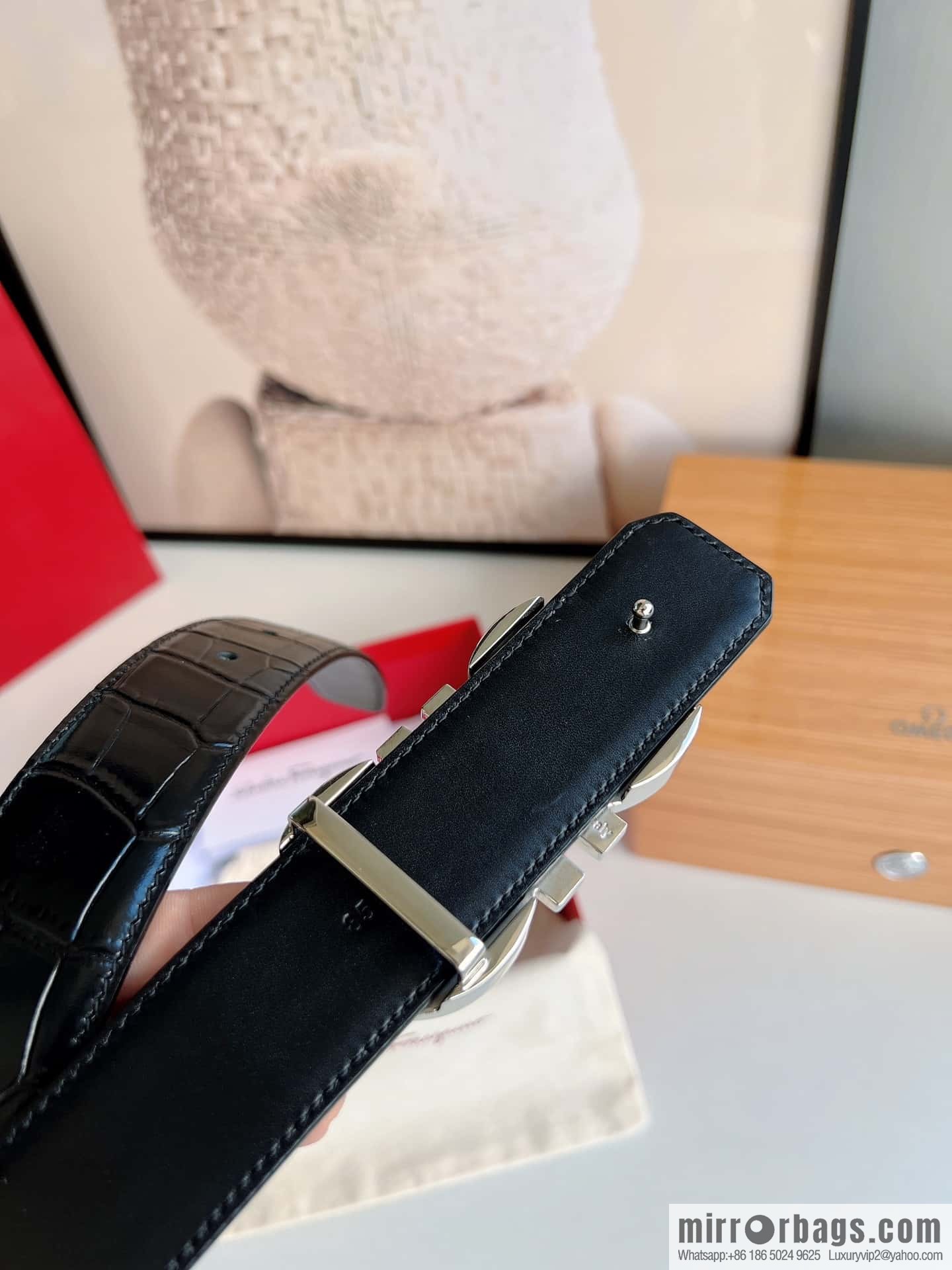 Ferragamo 3.5cm imported cowhide pressed pattern, crocodile pattern belt