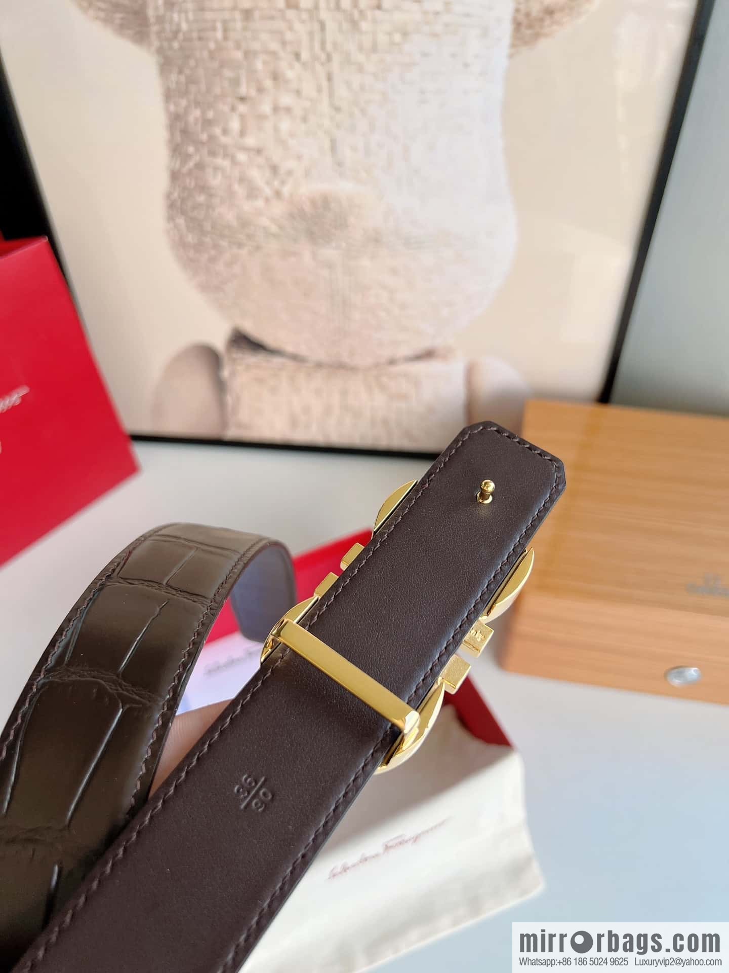 Ferragamo 3.5cm imported cowhide pressed pattern, crocodile pattern belt