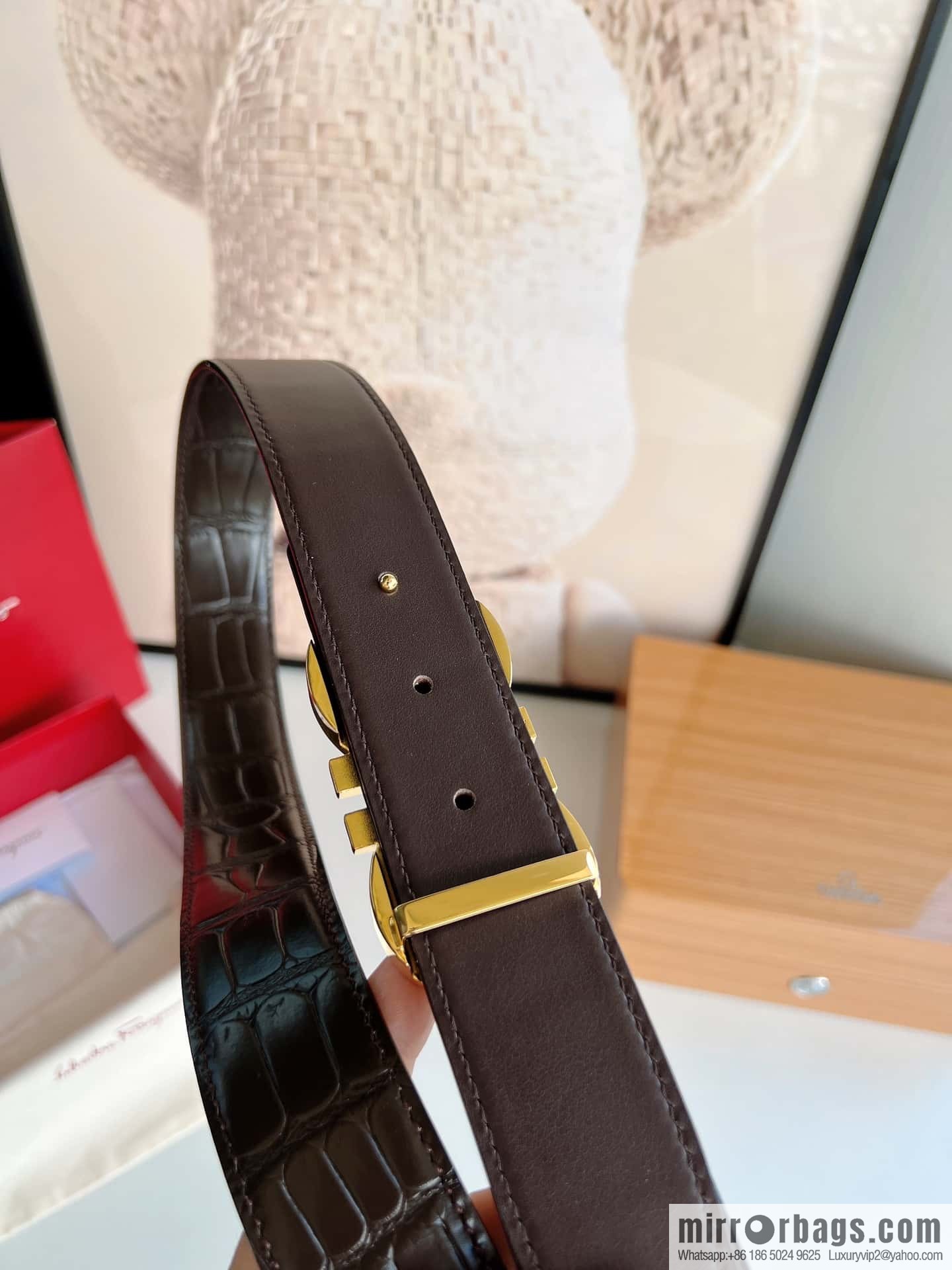 Ferragamo 3.5cm imported cowhide pressed pattern, crocodile pattern belt