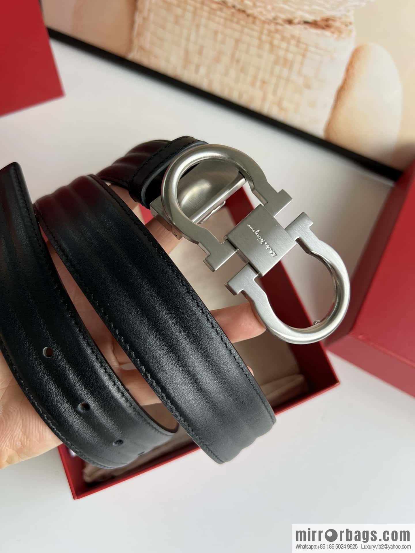Ferragamo 8-character metal buckle, cowhide wavy texture belt 3.5CM