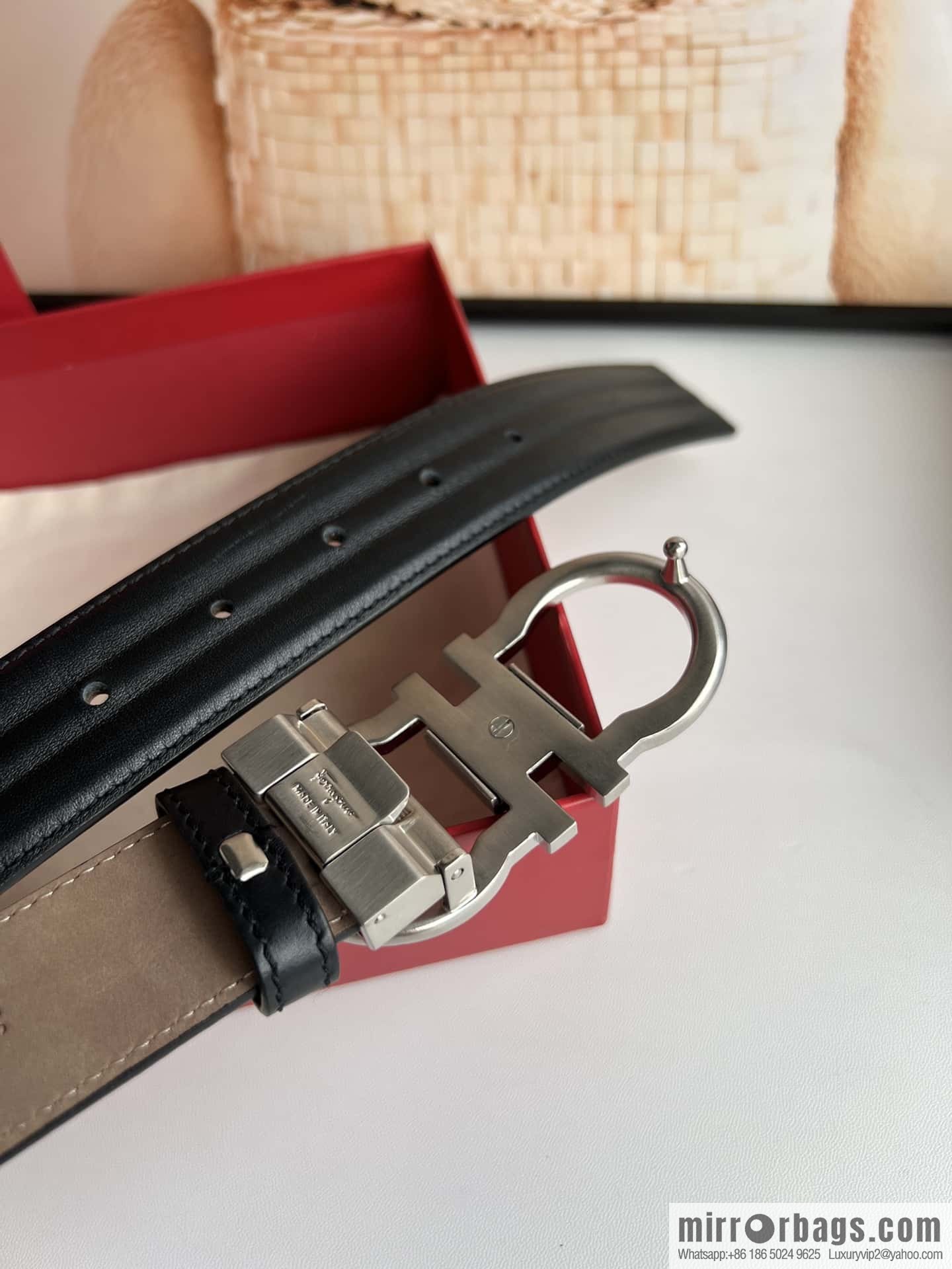 Ferragamo 8-character metal buckle, cowhide wavy texture belt 3.5CM