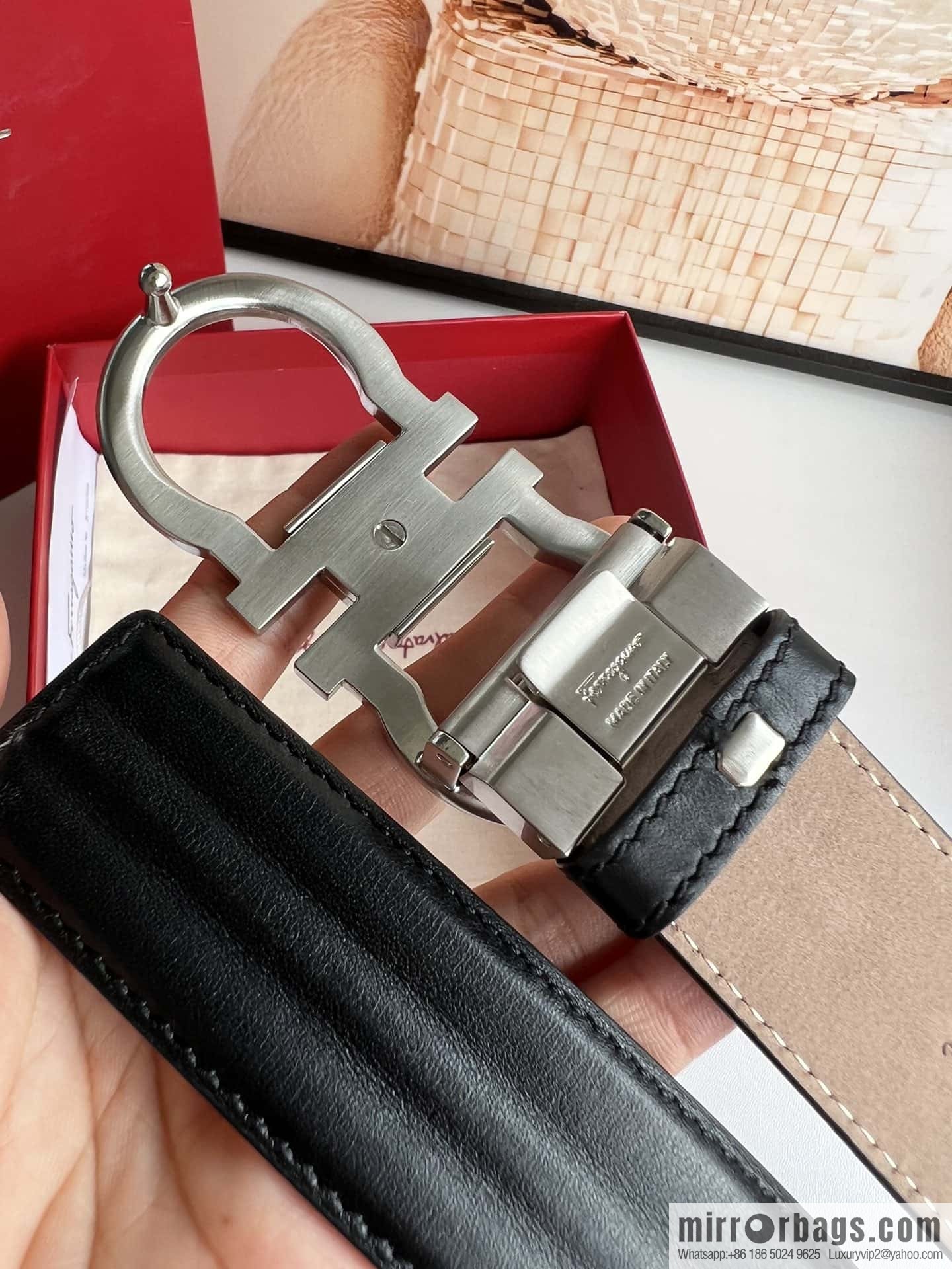 Ferragamo 8-character metal buckle, cowhide wavy texture belt 3.5CM