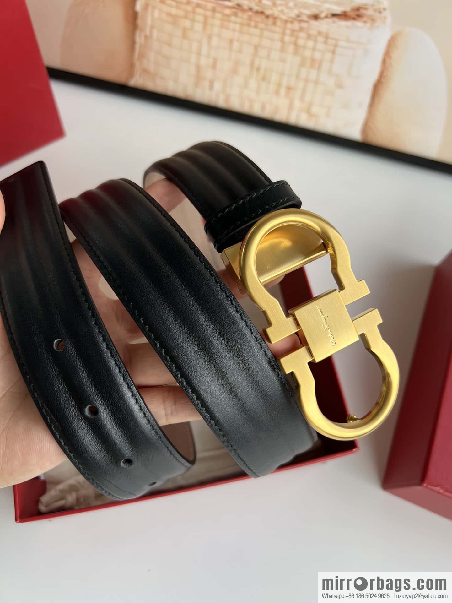 Ferragamo 8-character metal buckle, cowhide wavy texture belt 3.5CM
