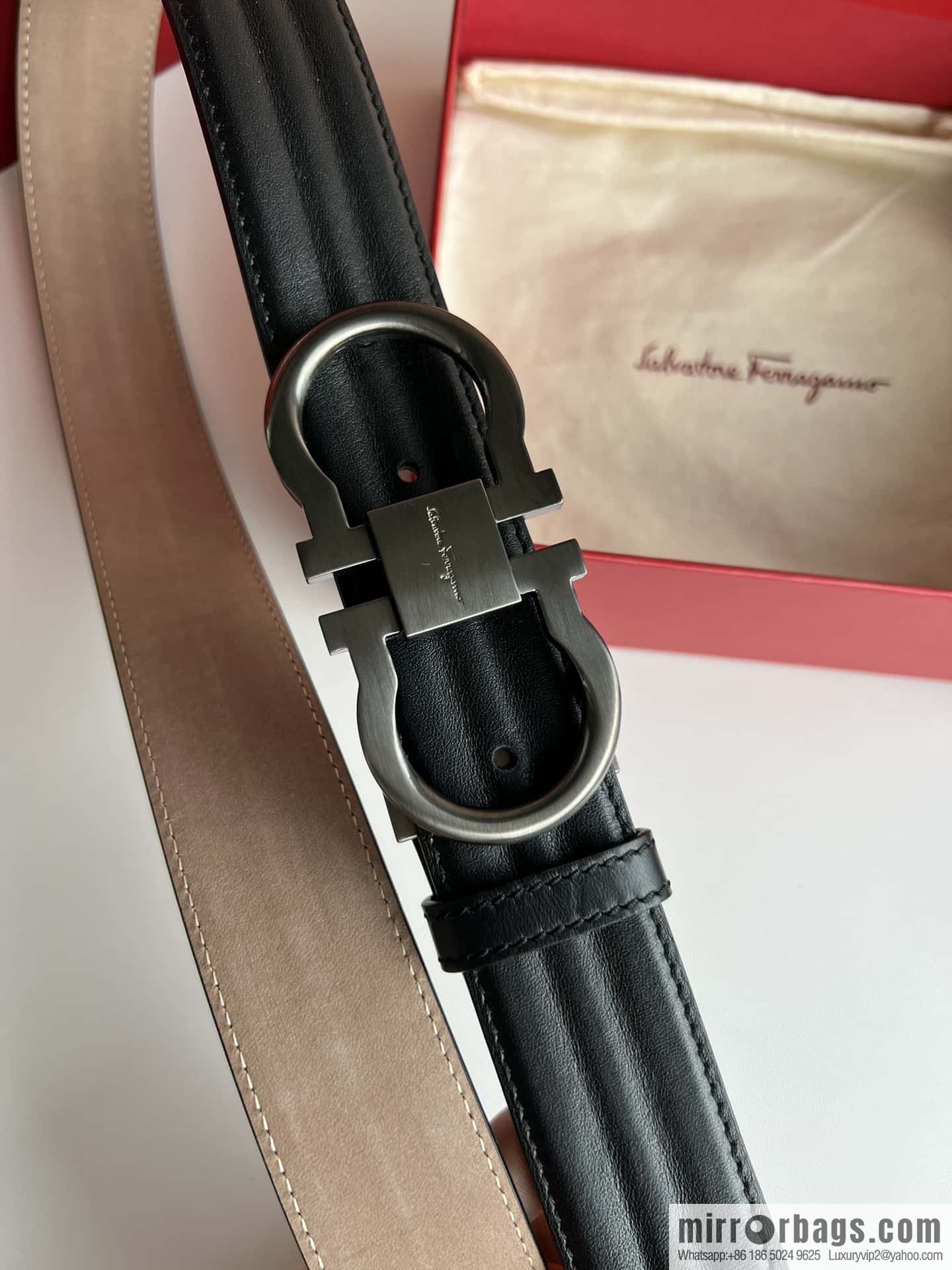Ferragamo 8-character metal buckle, cowhide wavy texture belt 3.5CM