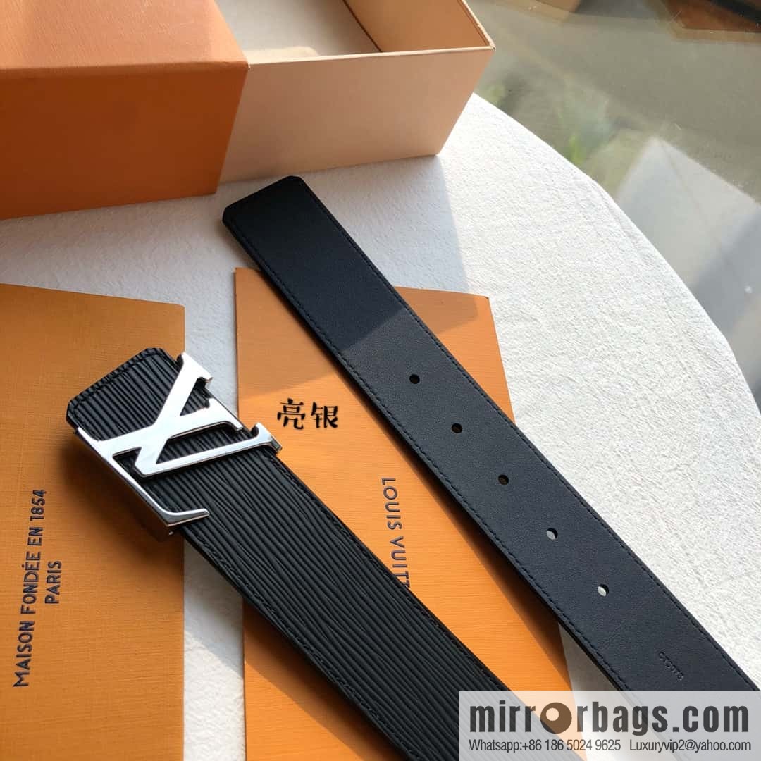 LV Initiales. 40mm Black Water Ripple Belt M9229