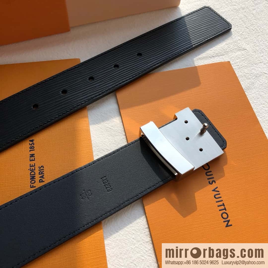 LV Initiales. 40mm Black Water Ripple Belt M9229