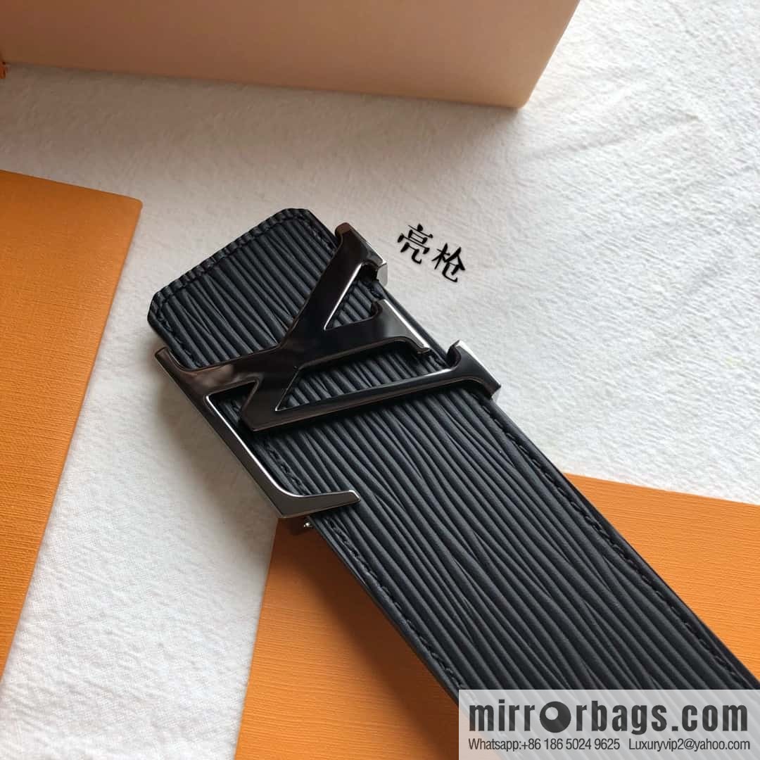 LV Initiales. 40mm Black Water Ripple Belt M9229