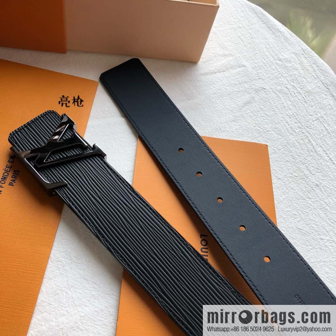 LV Initiales. 40mm Black Water Ripple Belt M9229