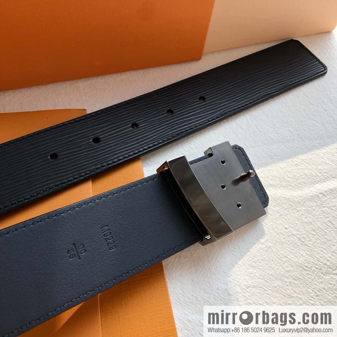 LV Initiales. 40mm Black Water Ripple Belt M9229
