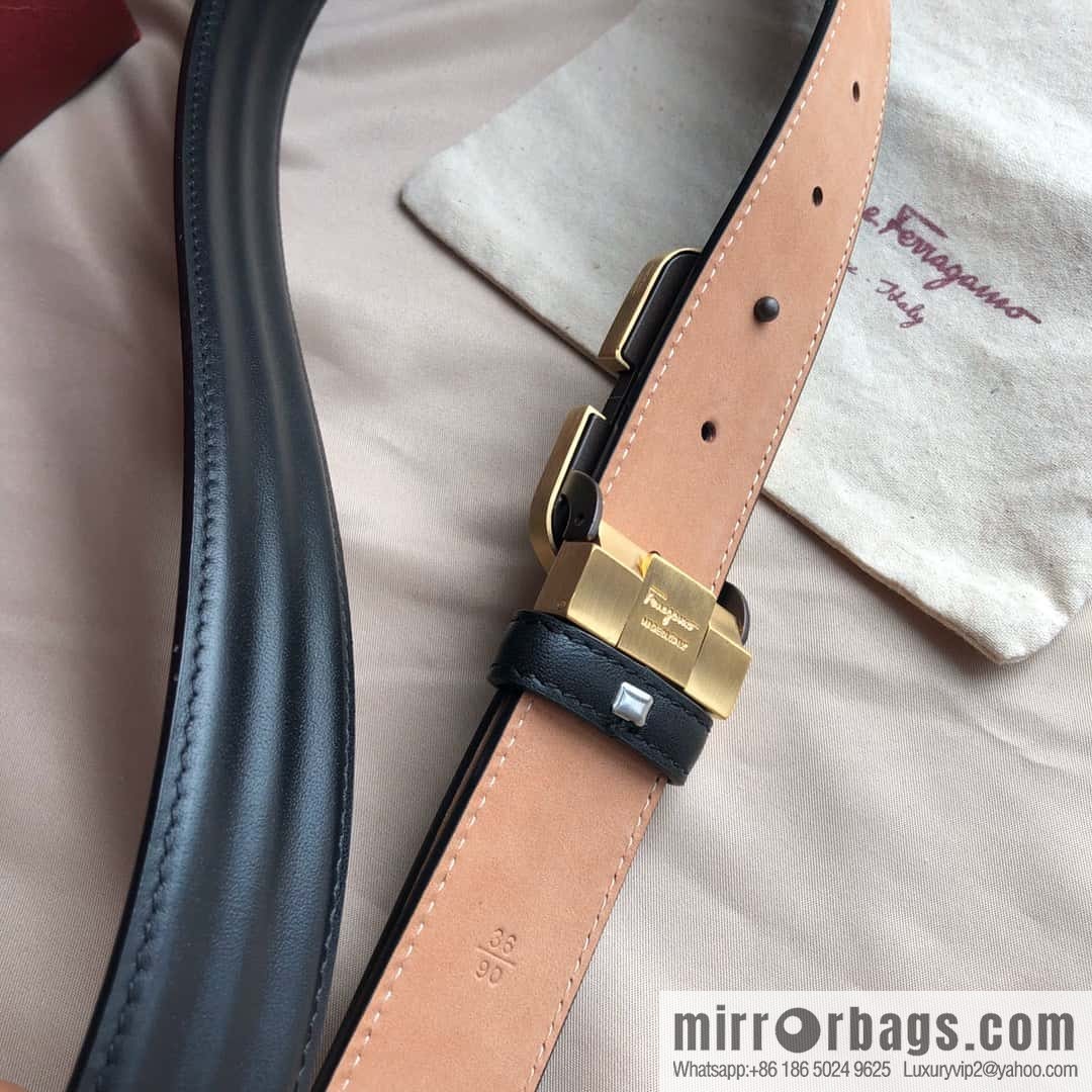 Ferragamo Ferragamo, exquisite buckle, imported double-sided first-layer cowhide wavy texture belt 3.5CM