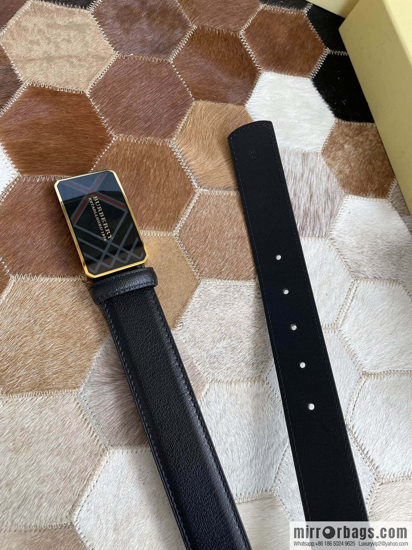 Burberry Burberry, logo warhorse metal buckle, sheep texture first layer cowhide belt 3.5CM