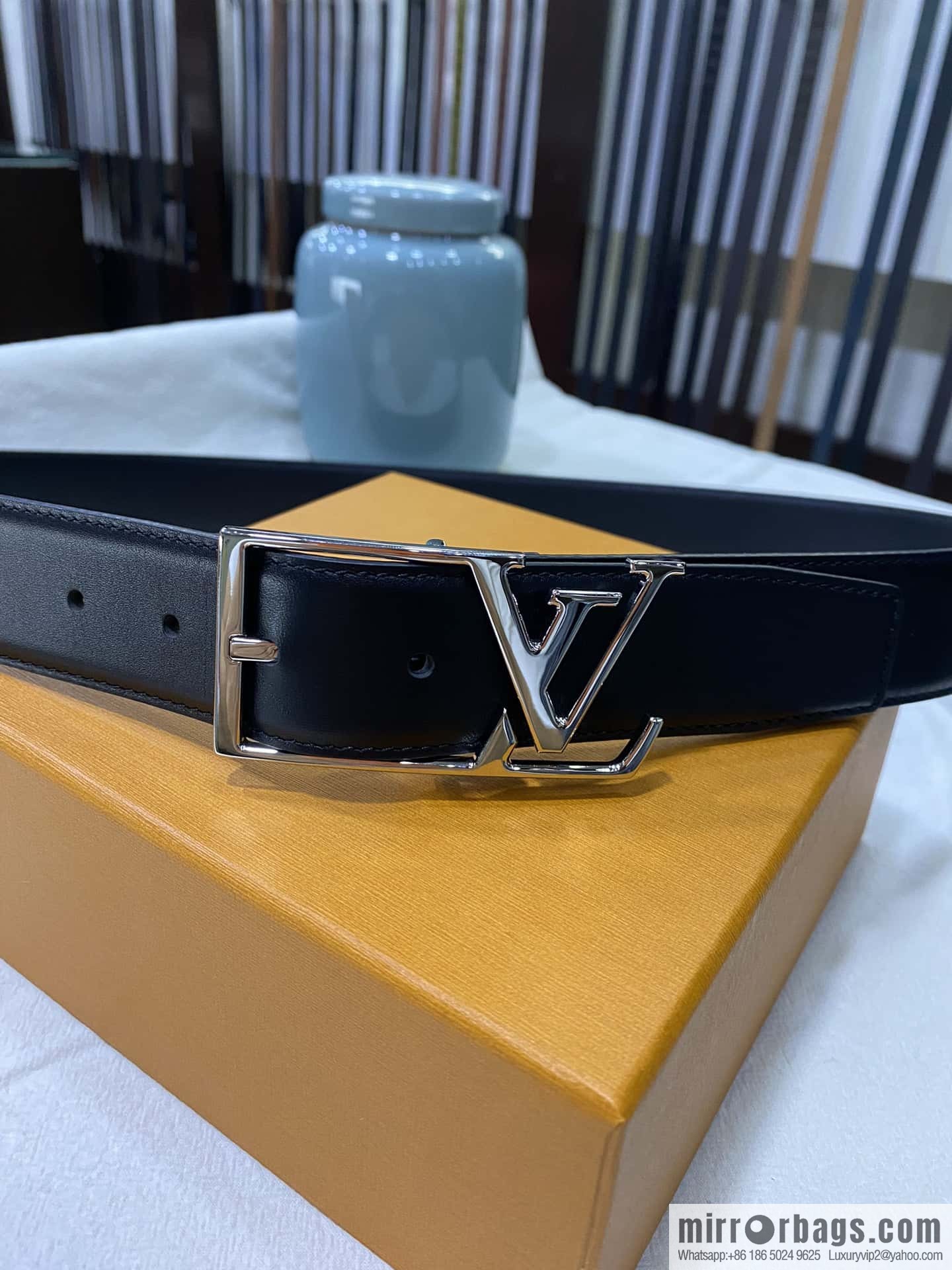 LV calfskin shiny retouching metal LV pin buckle letter logo belt 3.5cm