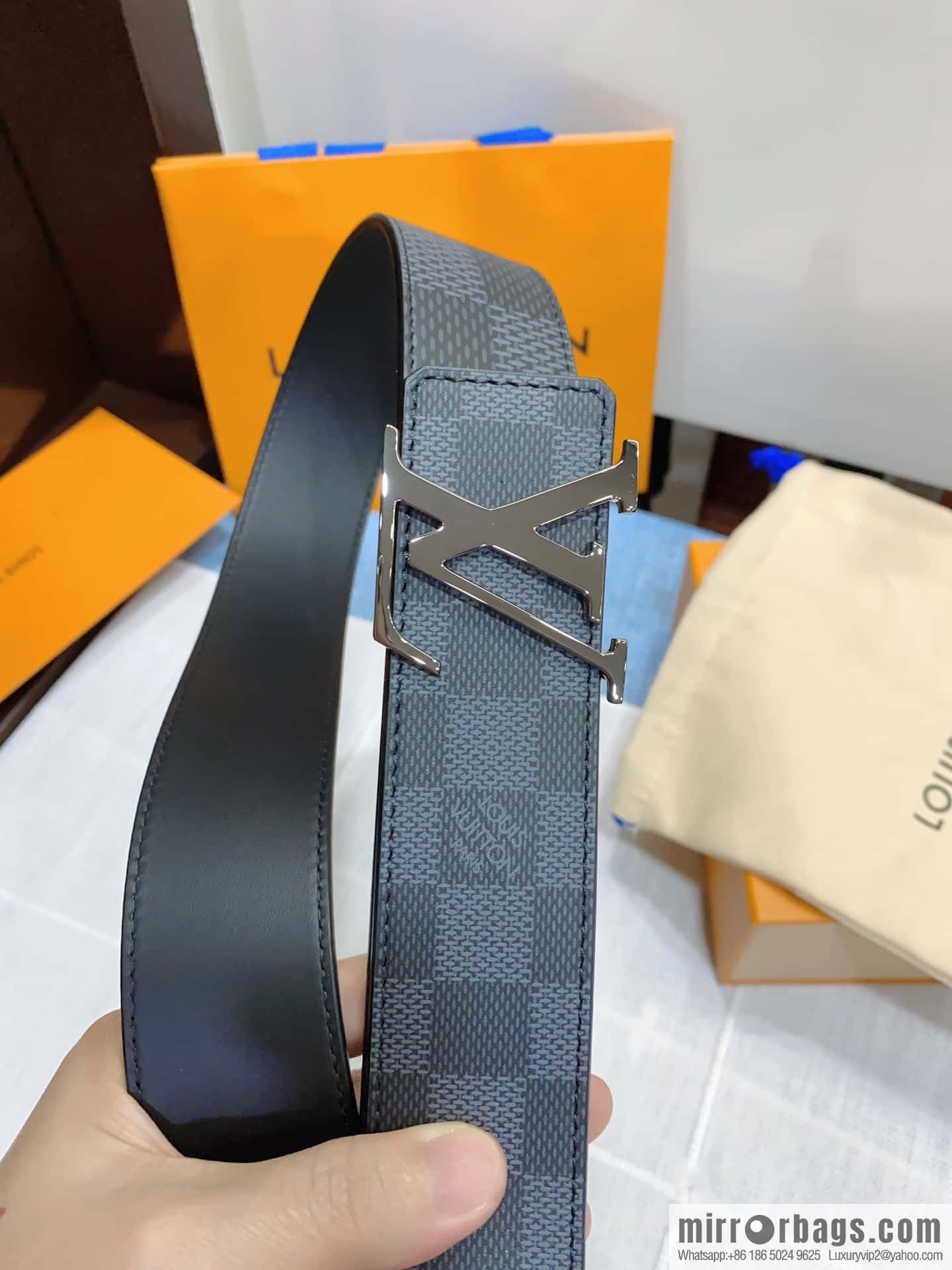 LV button head double-sided belt, men's width 4.0cm M0340