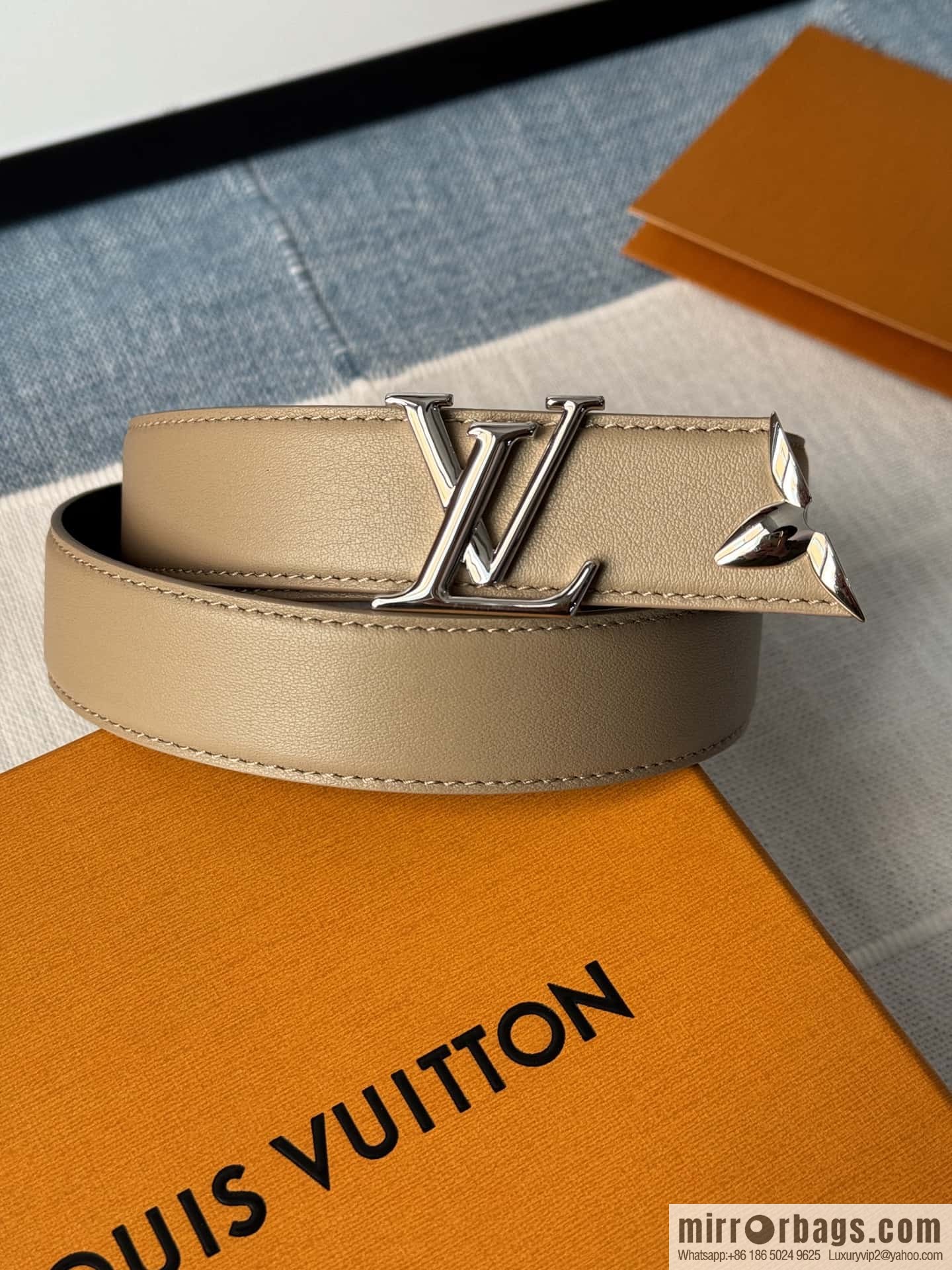 Louis Vuitton double-sided small belt 3.0CM