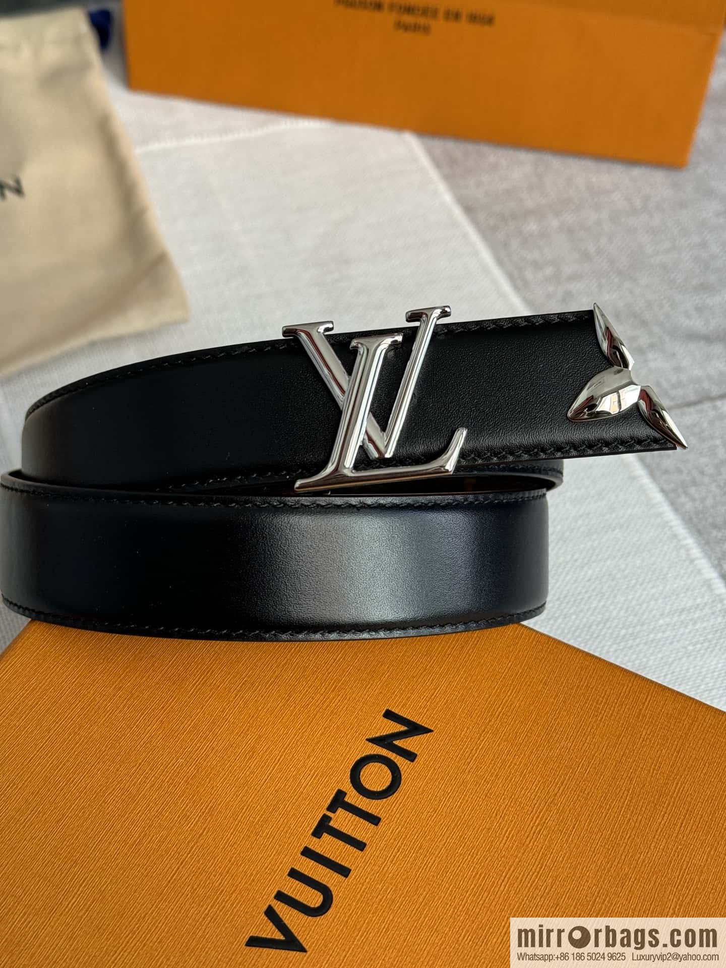 Louis Vuitton double-sided small belt 3.0CM