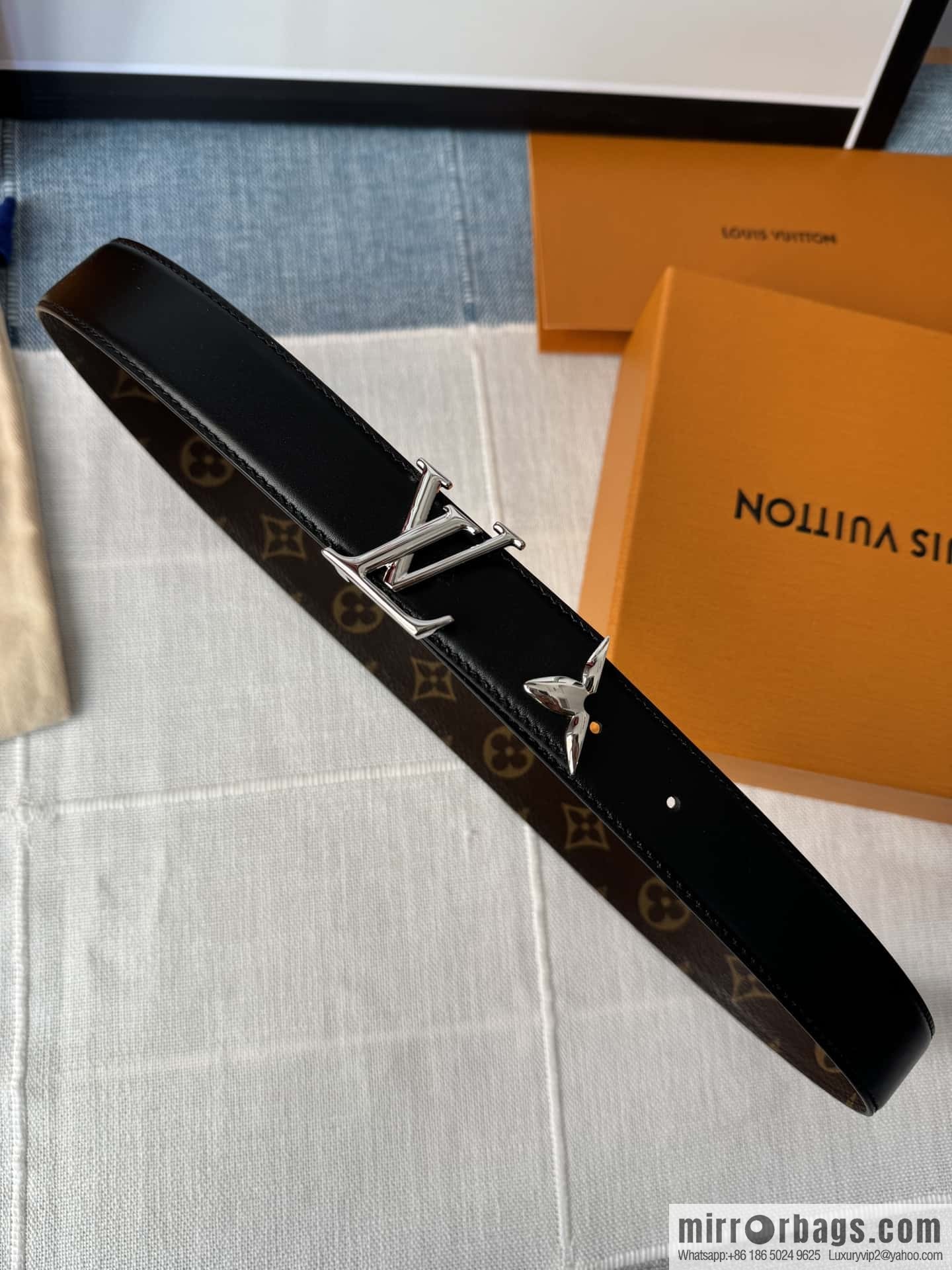 Louis Vuitton double-sided small belt 3.0CM