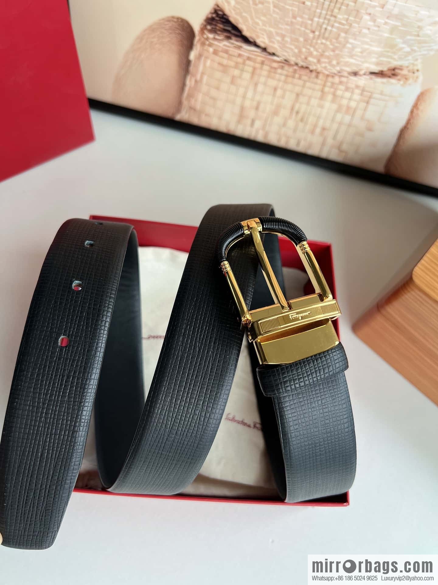 Ferragamo Ferragamo, acrylic black threaded element metal buckle, first layer cowhide belt 3.5CM