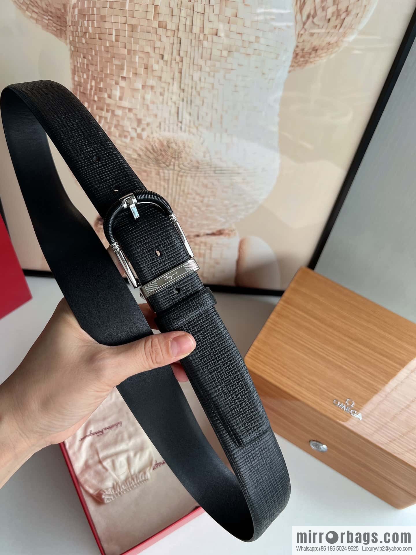 Ferragamo Ferragamo, acrylic black threaded element metal buckle, first layer cowhide belt 3.5CM