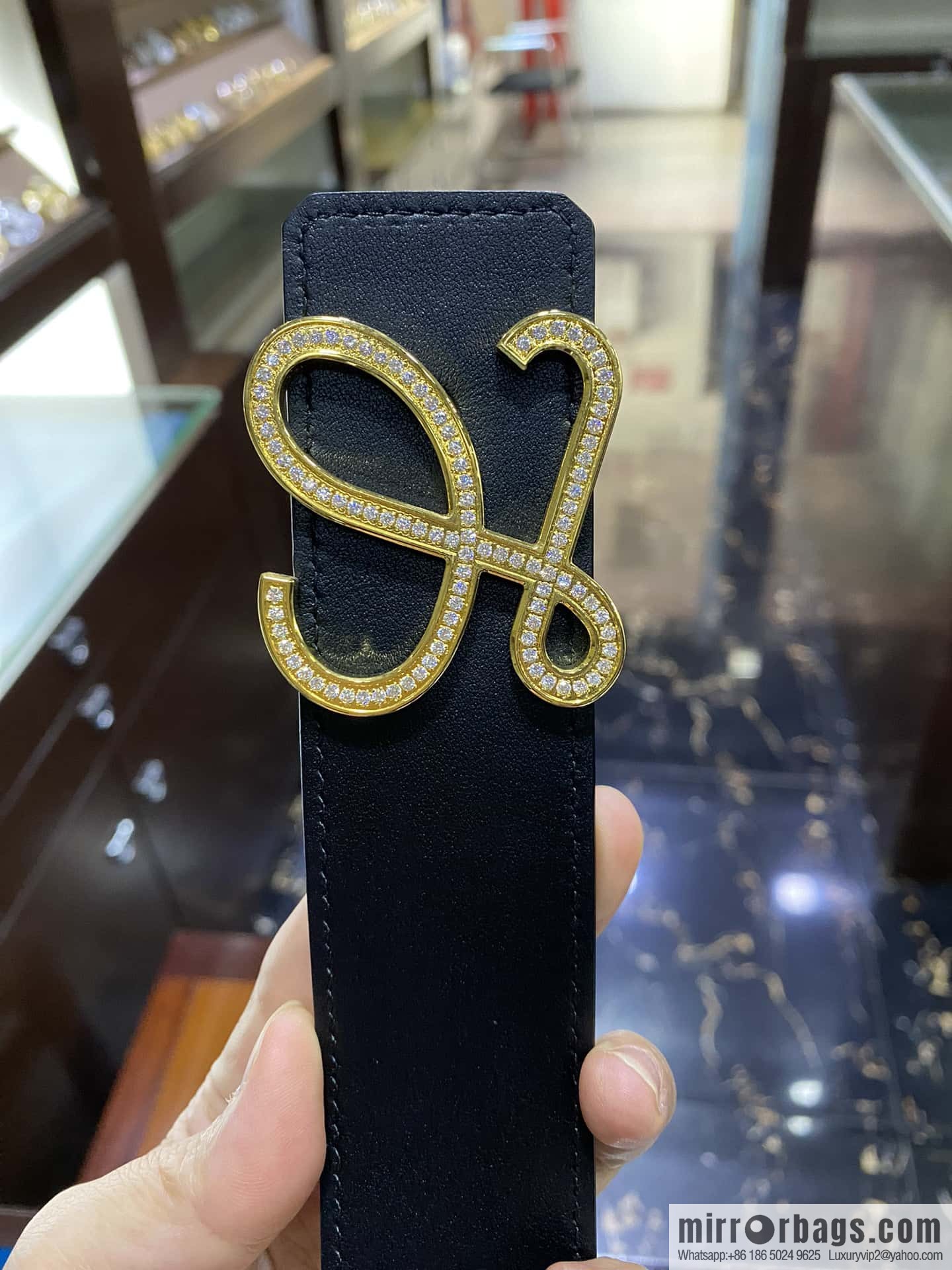 LOEWE Luo Yiwei, stainless steel logo inlaid diamond buckle combined with the first layer of calfskin double-sided external boutique belt 3.8cm
