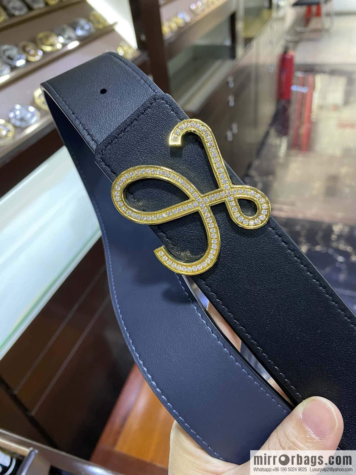 LOEWE Luo Yiwei, stainless steel logo inlaid diamond buckle combined with the first layer of calfskin double-sided external boutique belt 3.8cm