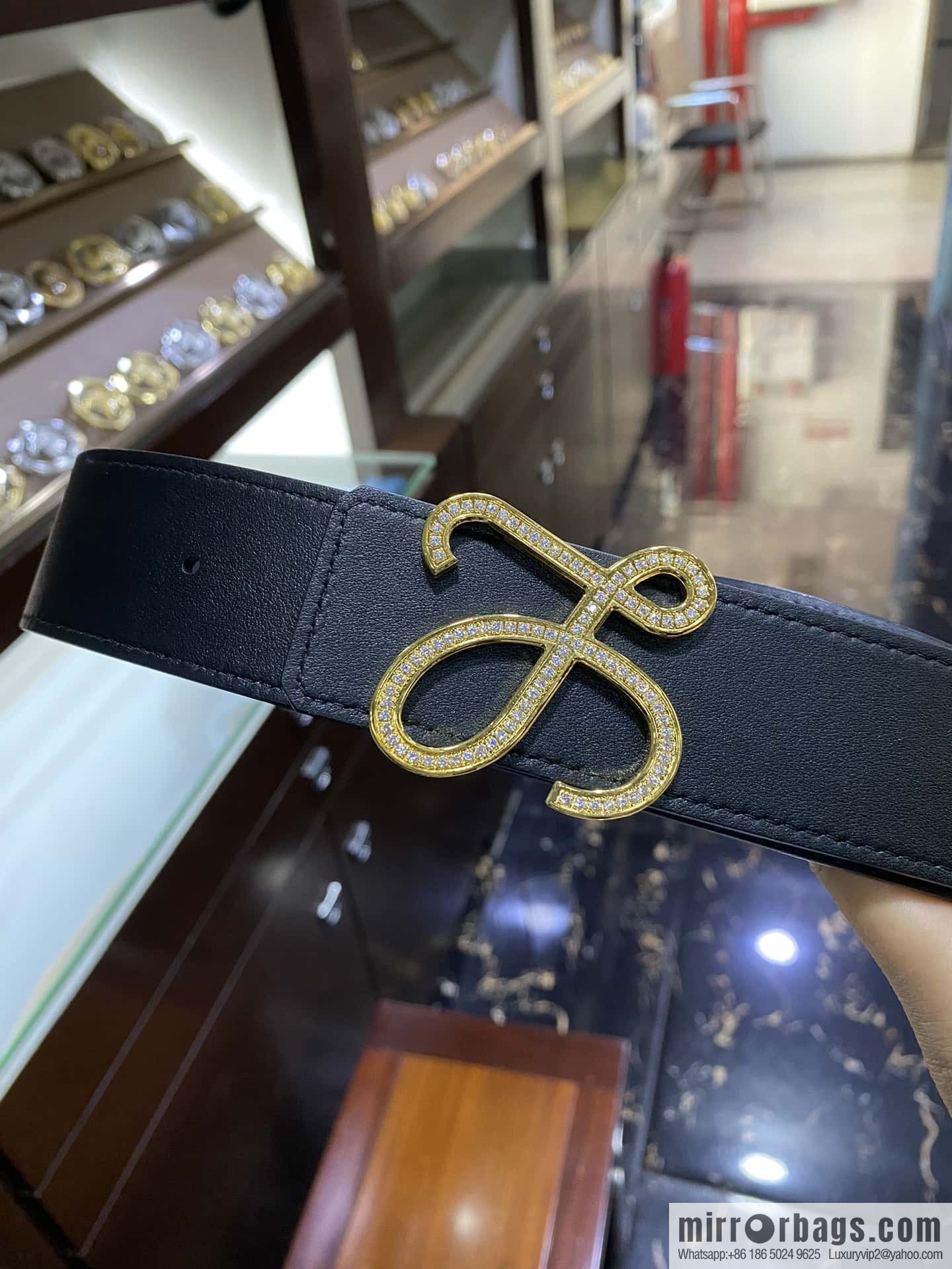LOEWE Luo Yiwei, stainless steel logo inlaid diamond buckle combined with the first layer of calfskin double-sided external boutique belt 3.8cm