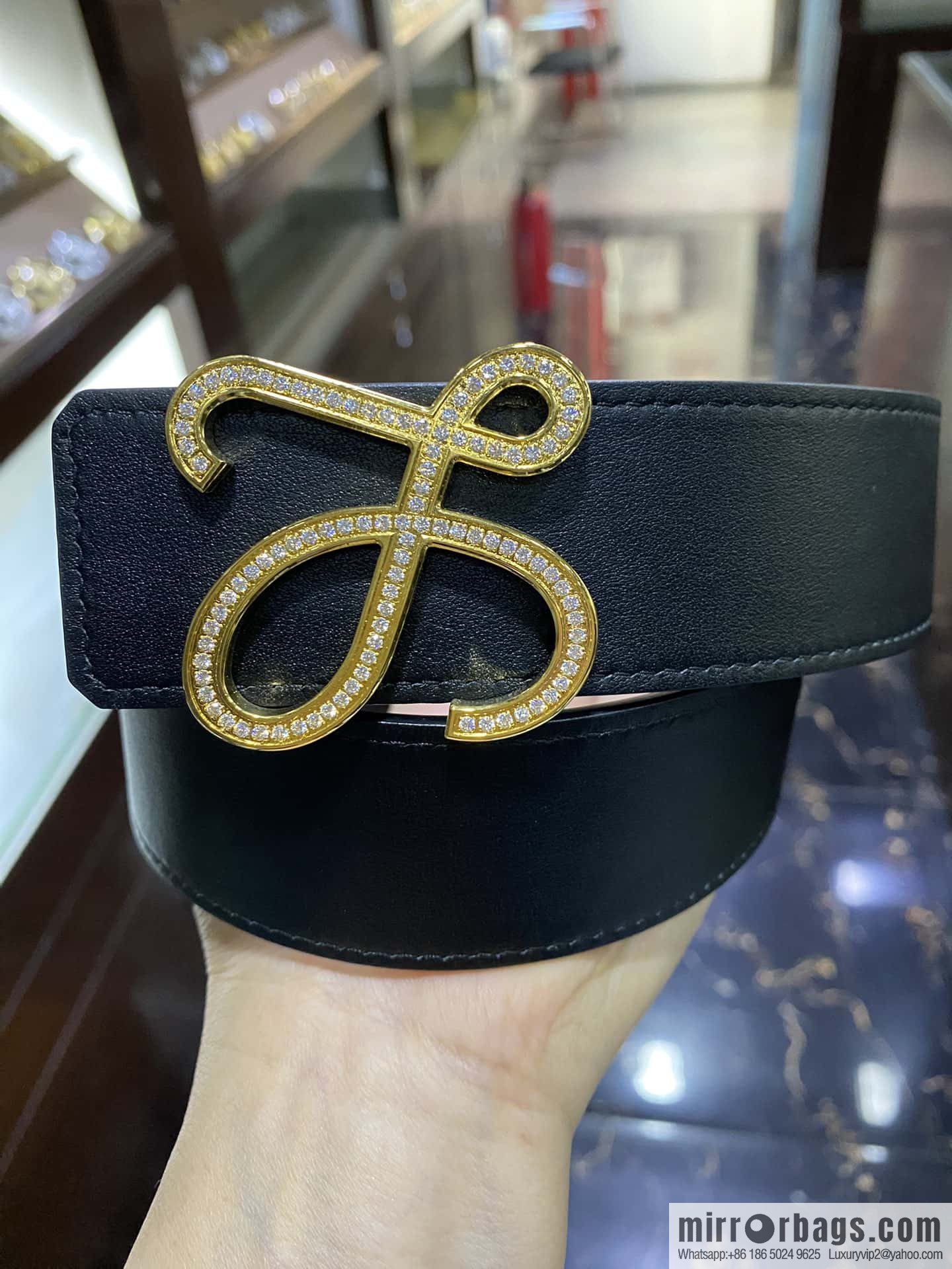 LOEWE Luo Yiwei, stainless steel logo inlaid diamond buckle combined with the first layer of calfskin double-sided external boutique belt 3.8cm
