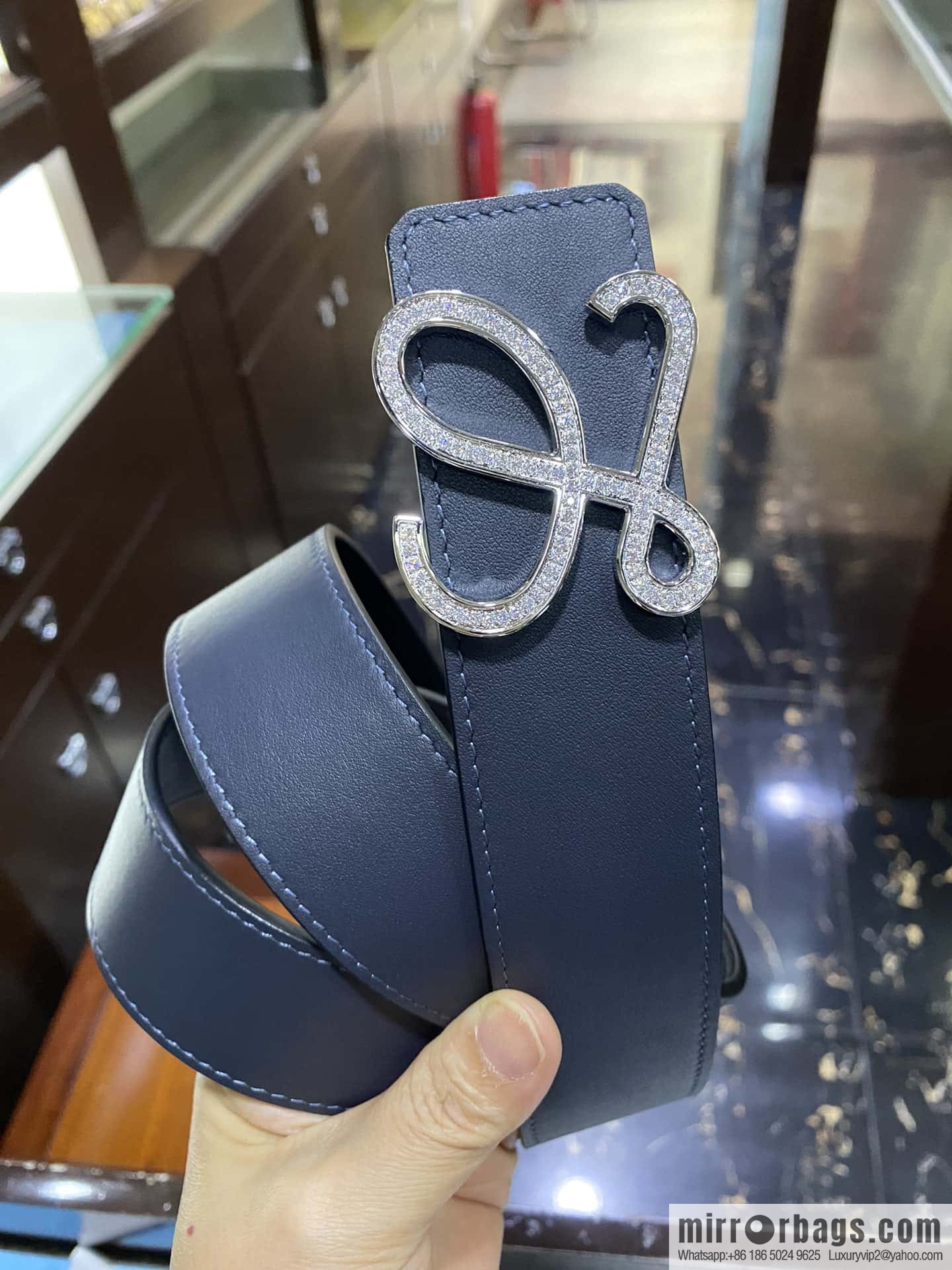 LOEWE Luo Yiwei, stainless steel logo inlaid diamond buckle combined with the first layer of calfskin double-sided external boutique belt 3.8cm
