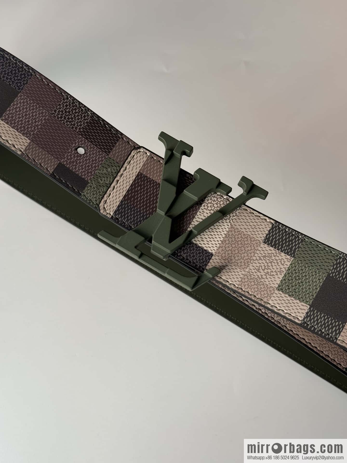 LV double-sided belt checkered texture pattern, men's new belt 4.0cm M8470