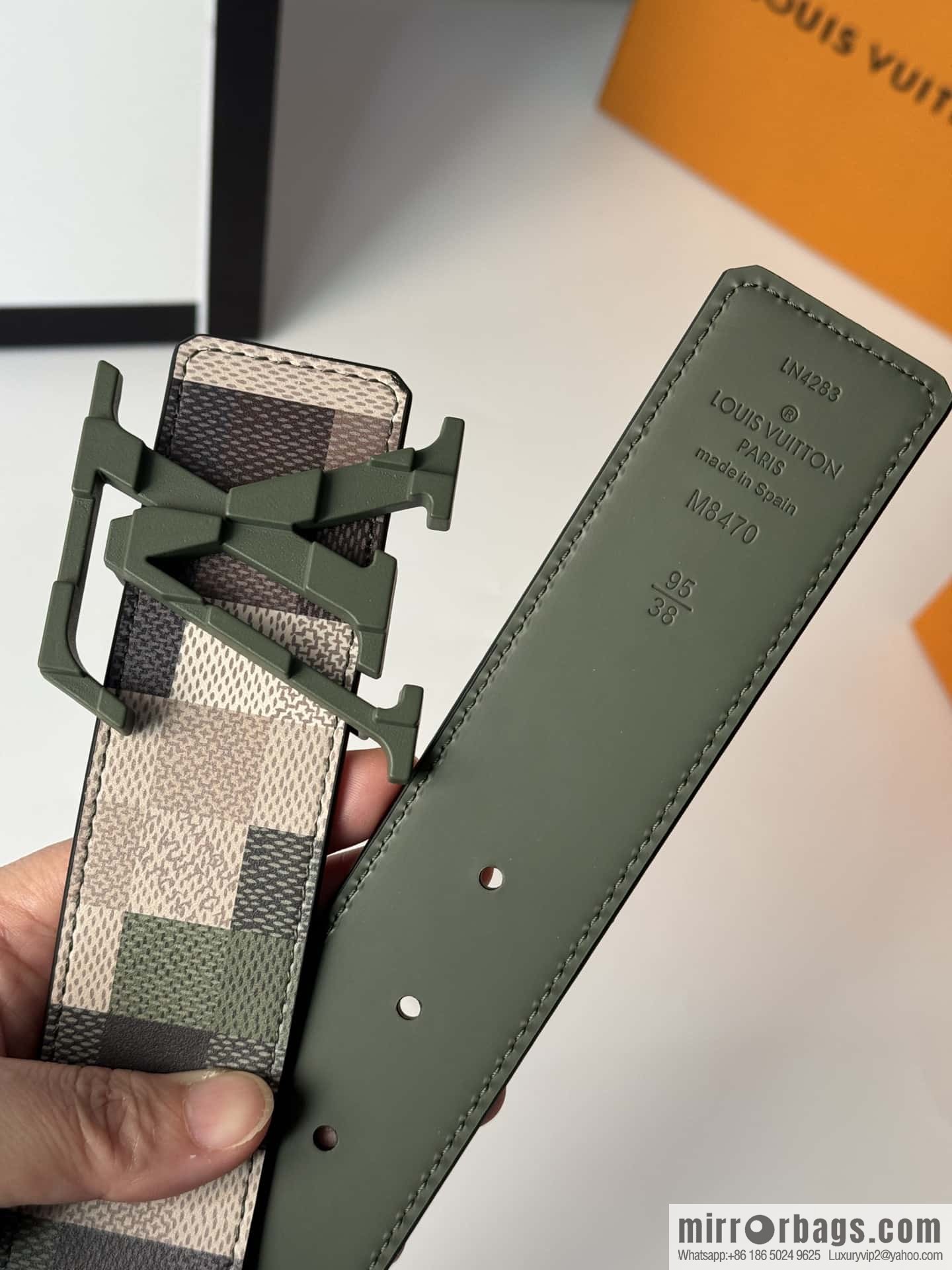 LV double-sided belt checkered texture pattern, men's new belt 4.0cm M8470