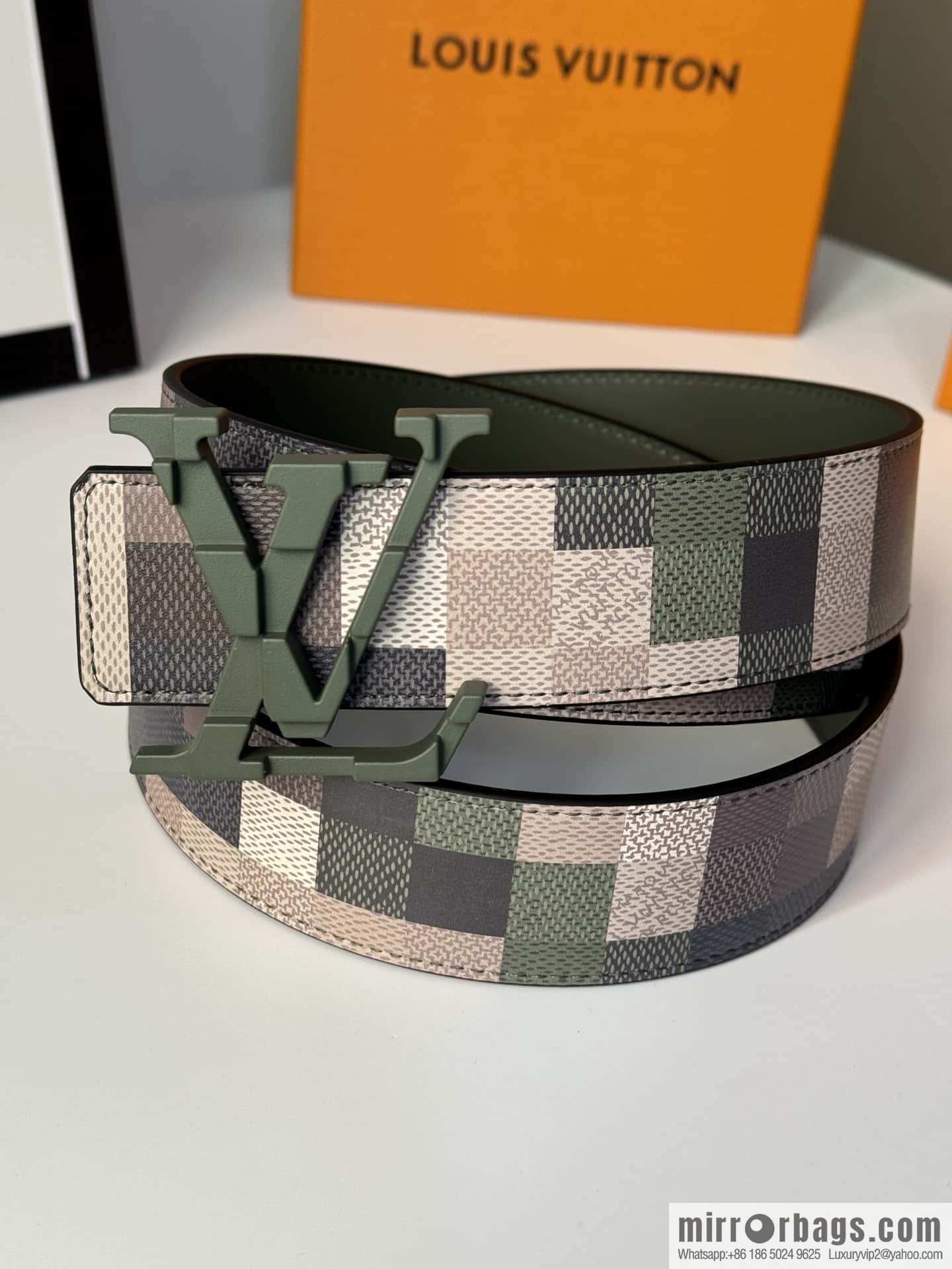 LV double-sided belt checkered texture pattern, men's new belt 4.0cm M8470
