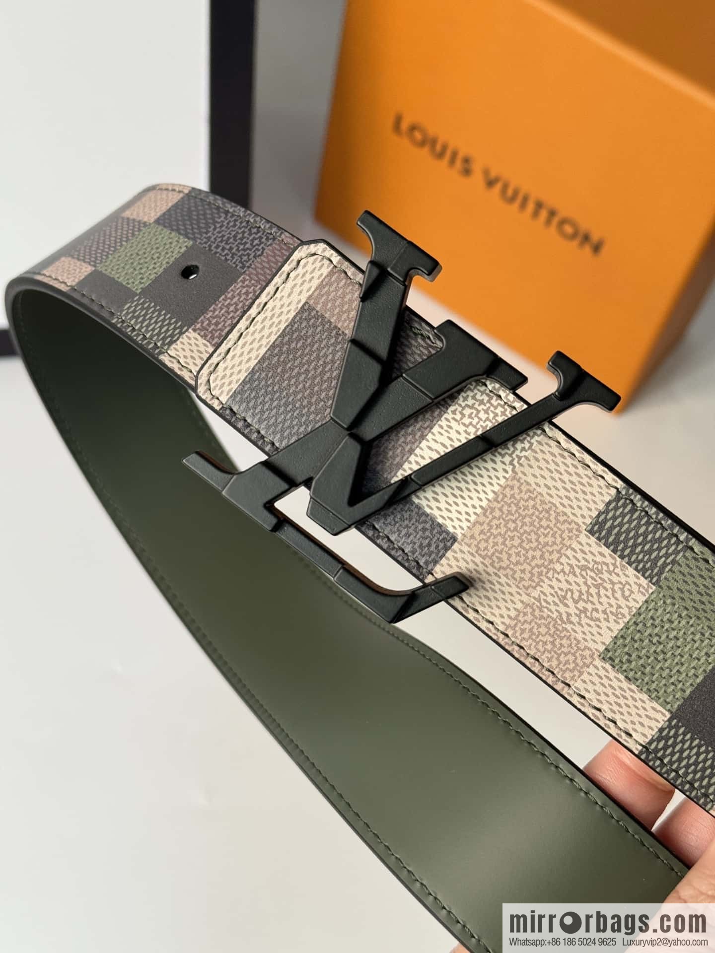 LV double-sided belt checkered texture pattern, men's new belt 4.0cm M8470