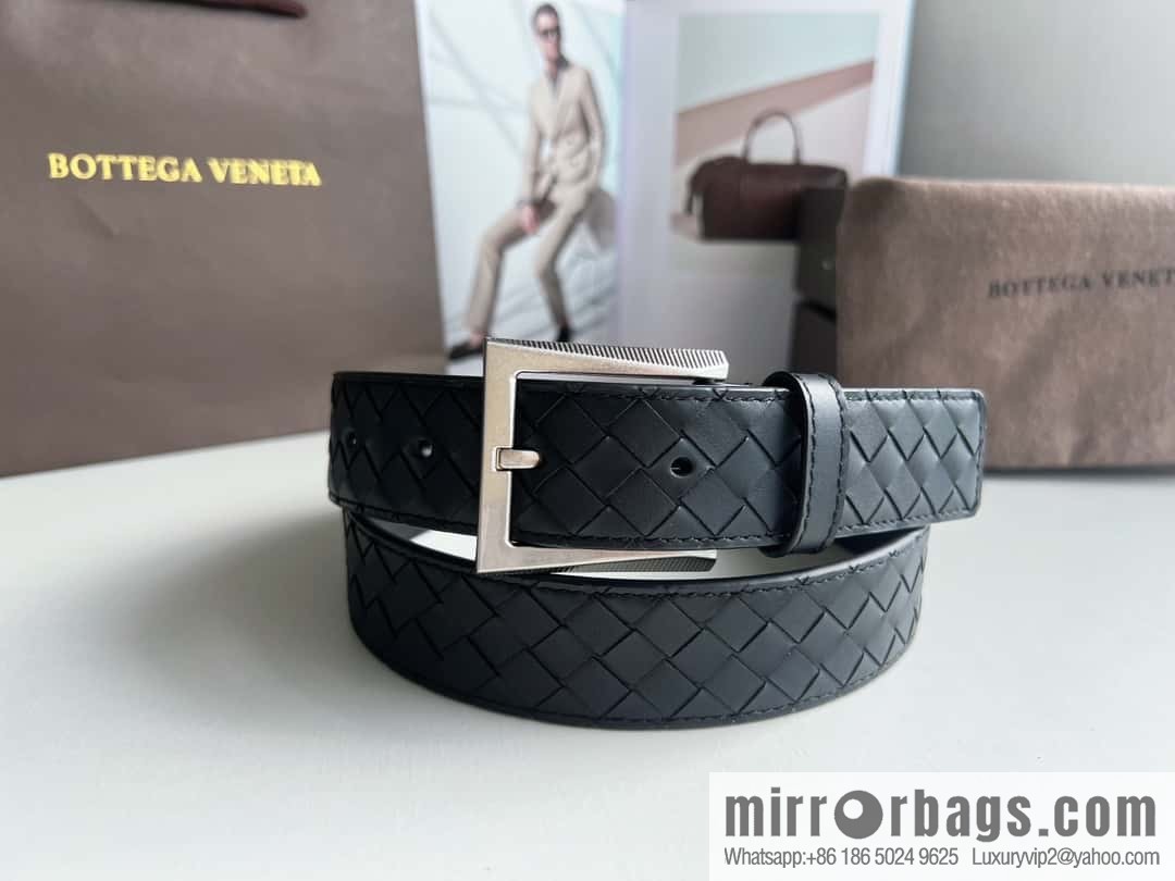 Bottega. Venetia, matte calfskin woven with needle button men's 3.5cm belt