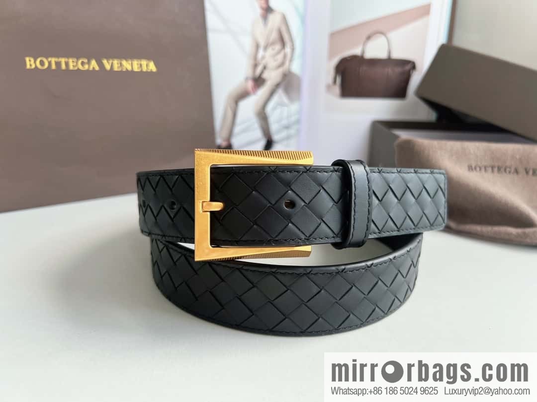 Bottega. Venetia, matte calfskin woven with needle button men's 3.5cm belt